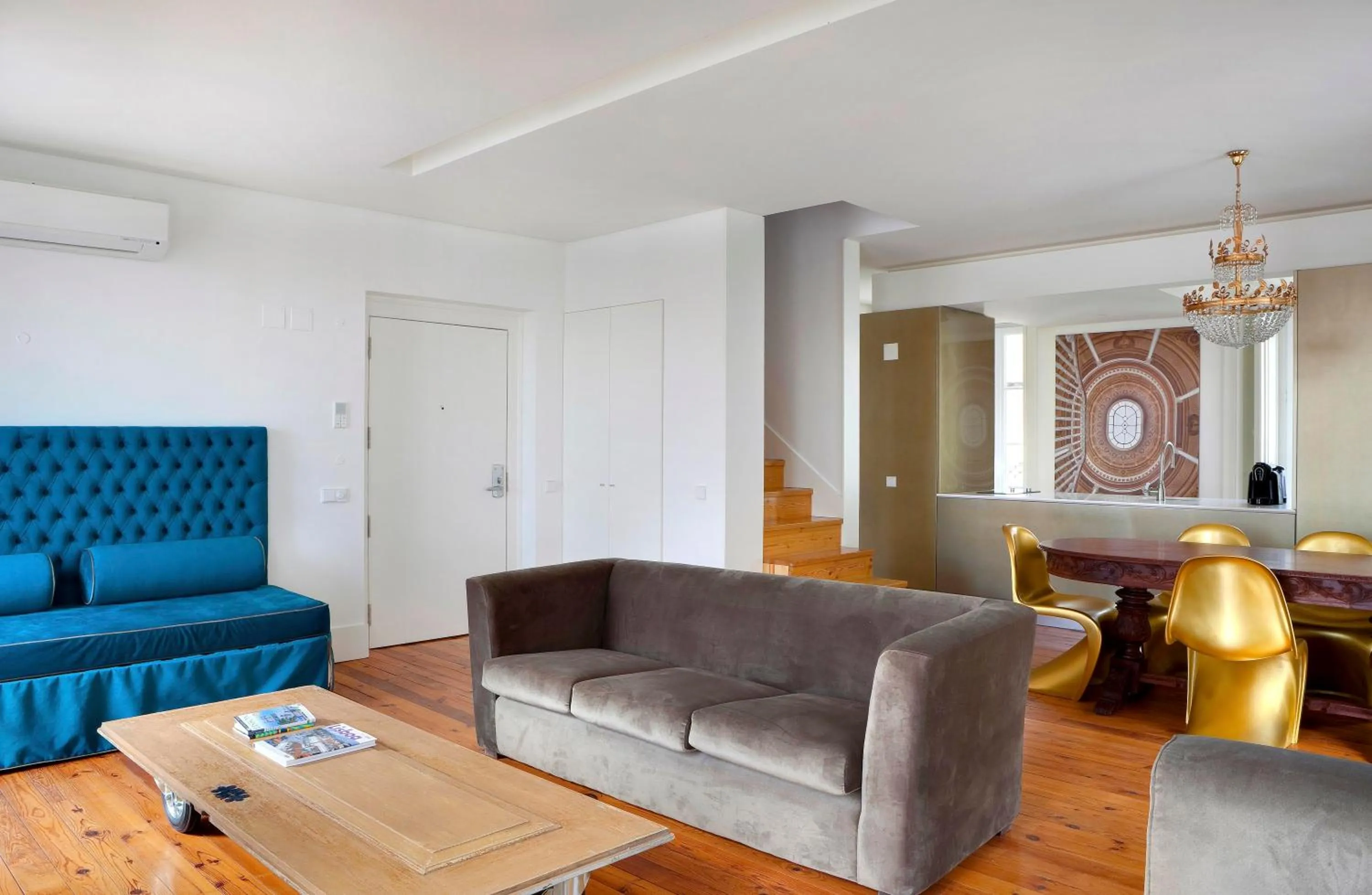 TV and multimedia in Residentas Apostolos