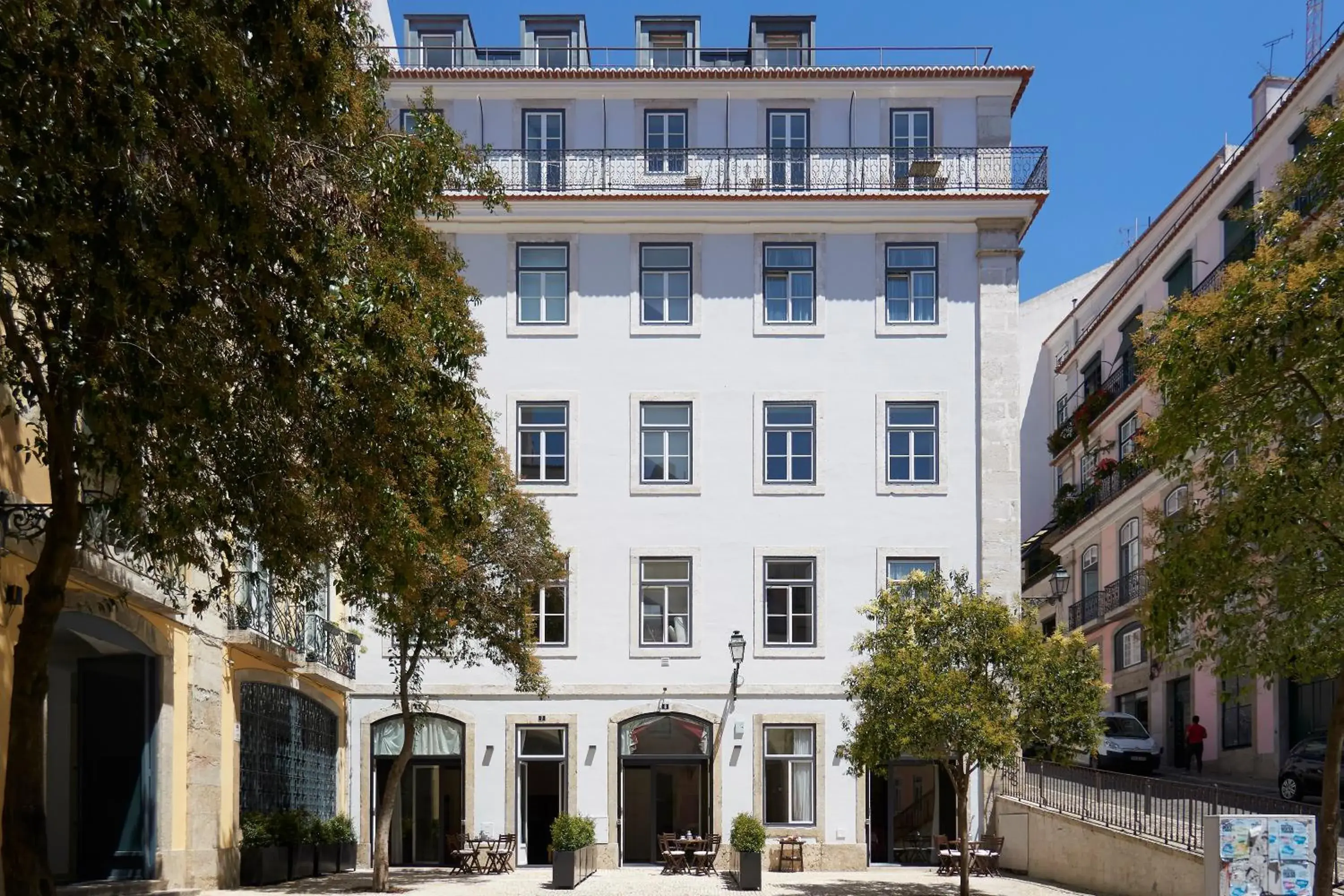 Facade/entrance in Residentas Apostolos Facade/entrance in Residentas Apostolos