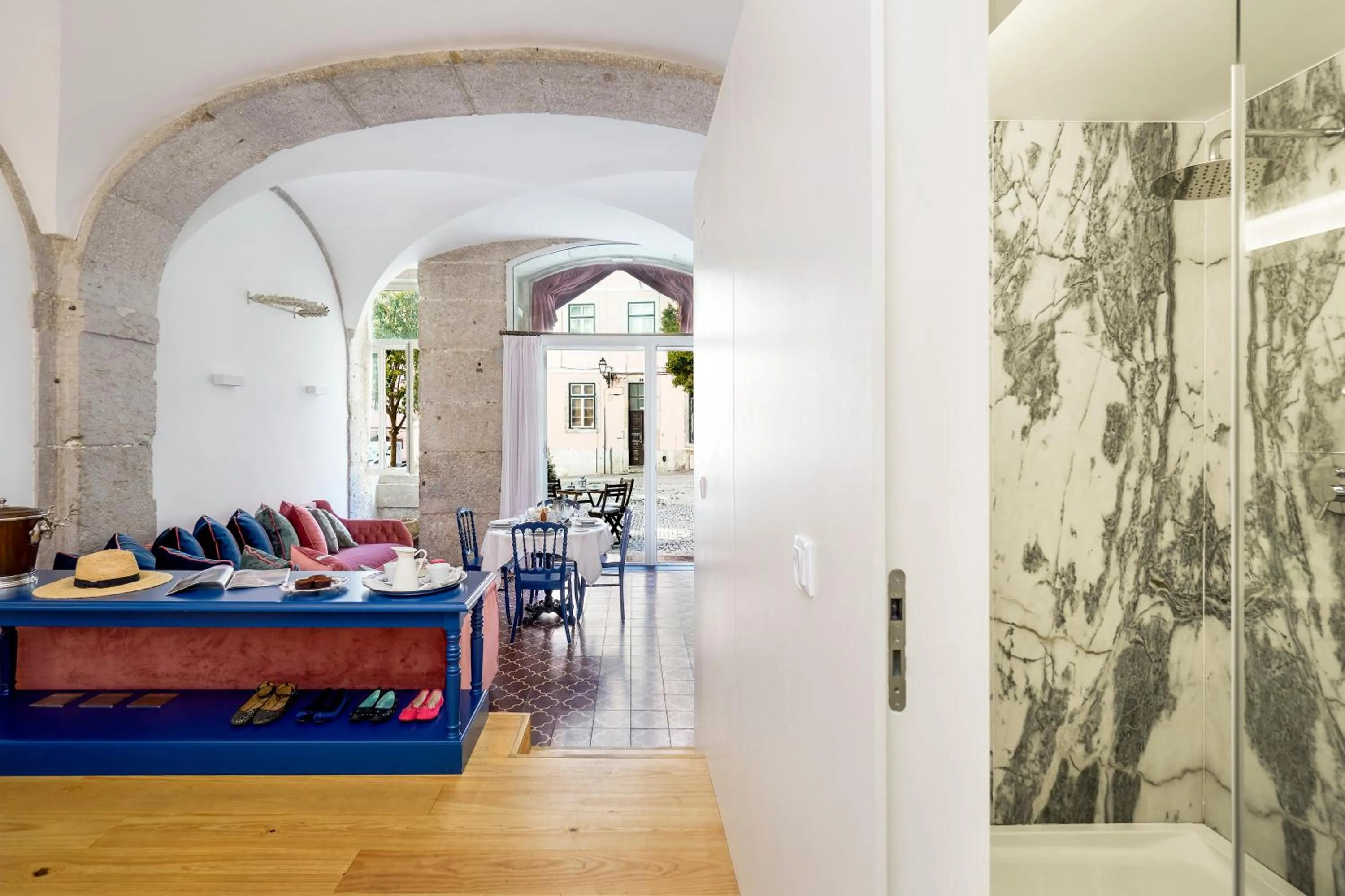 Shower, Bed in Residentas Apostolos