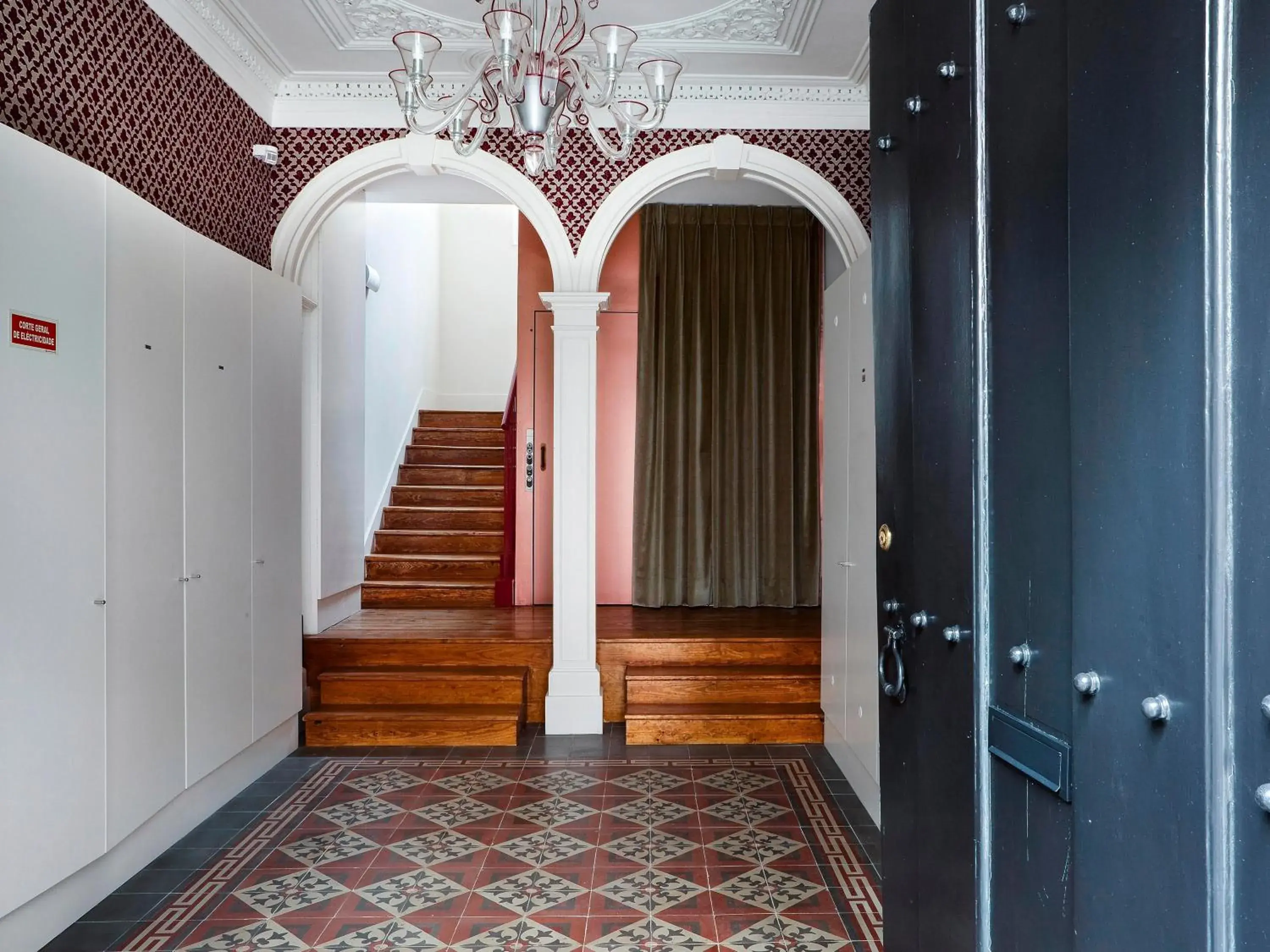 Facade/entrance in Residentas Apostolos Facade/entrance in Residentas Apostolos