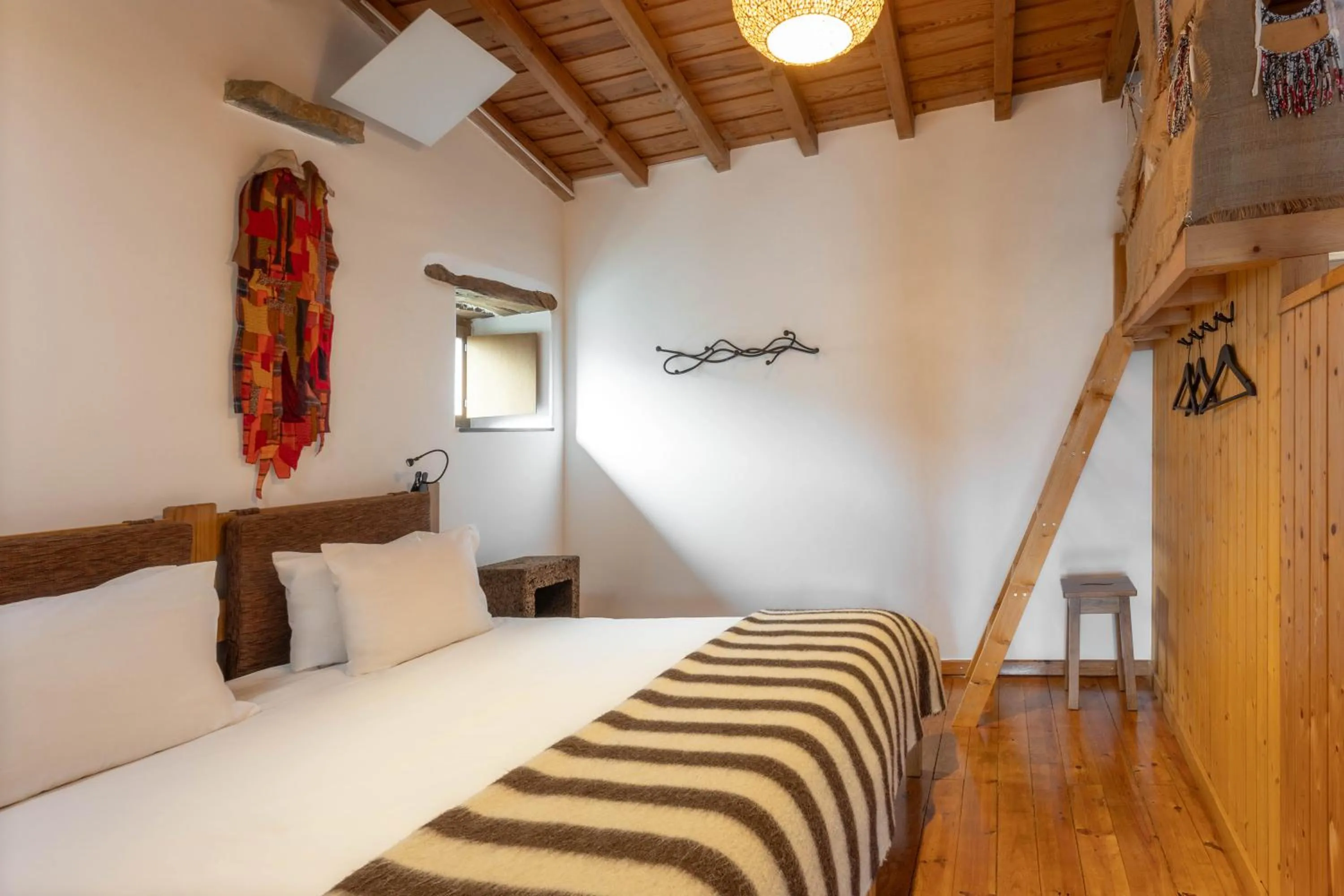 Photo of the whole room, Bed in Cerdeira - Home for Creativity