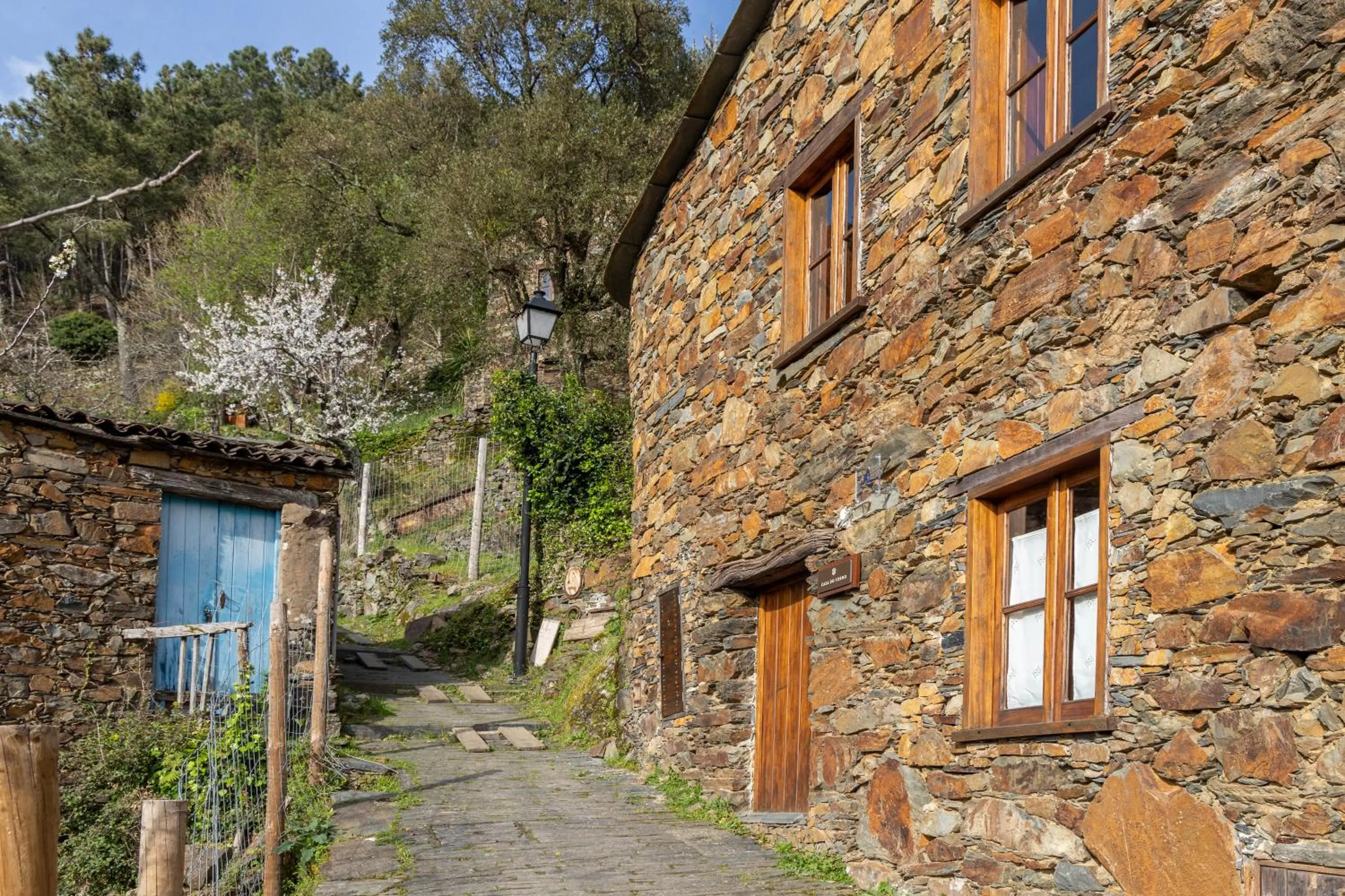 Property building in Cerdeira - Home for Creativity