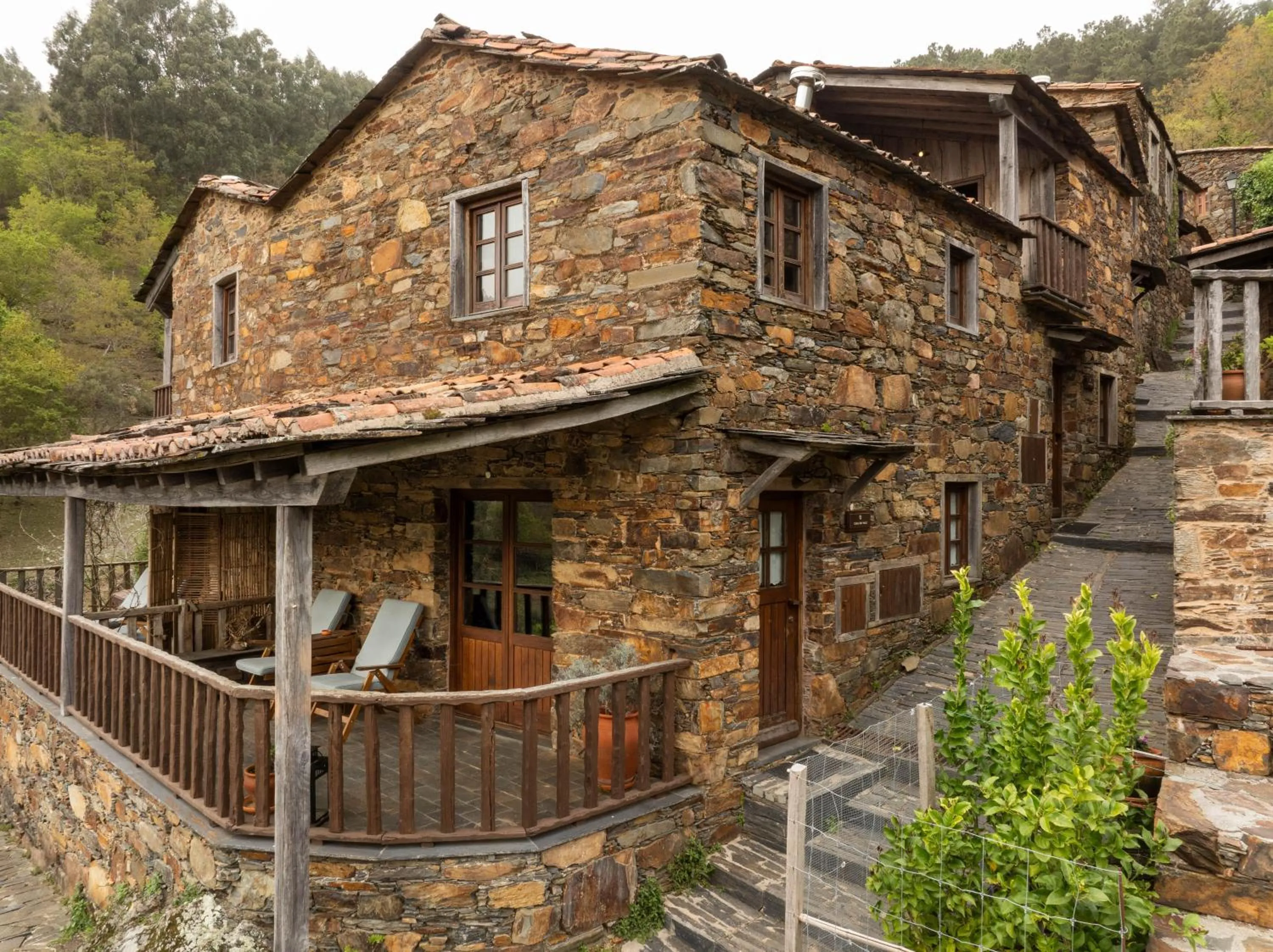 Property building in Cerdeira - Home for Creativity