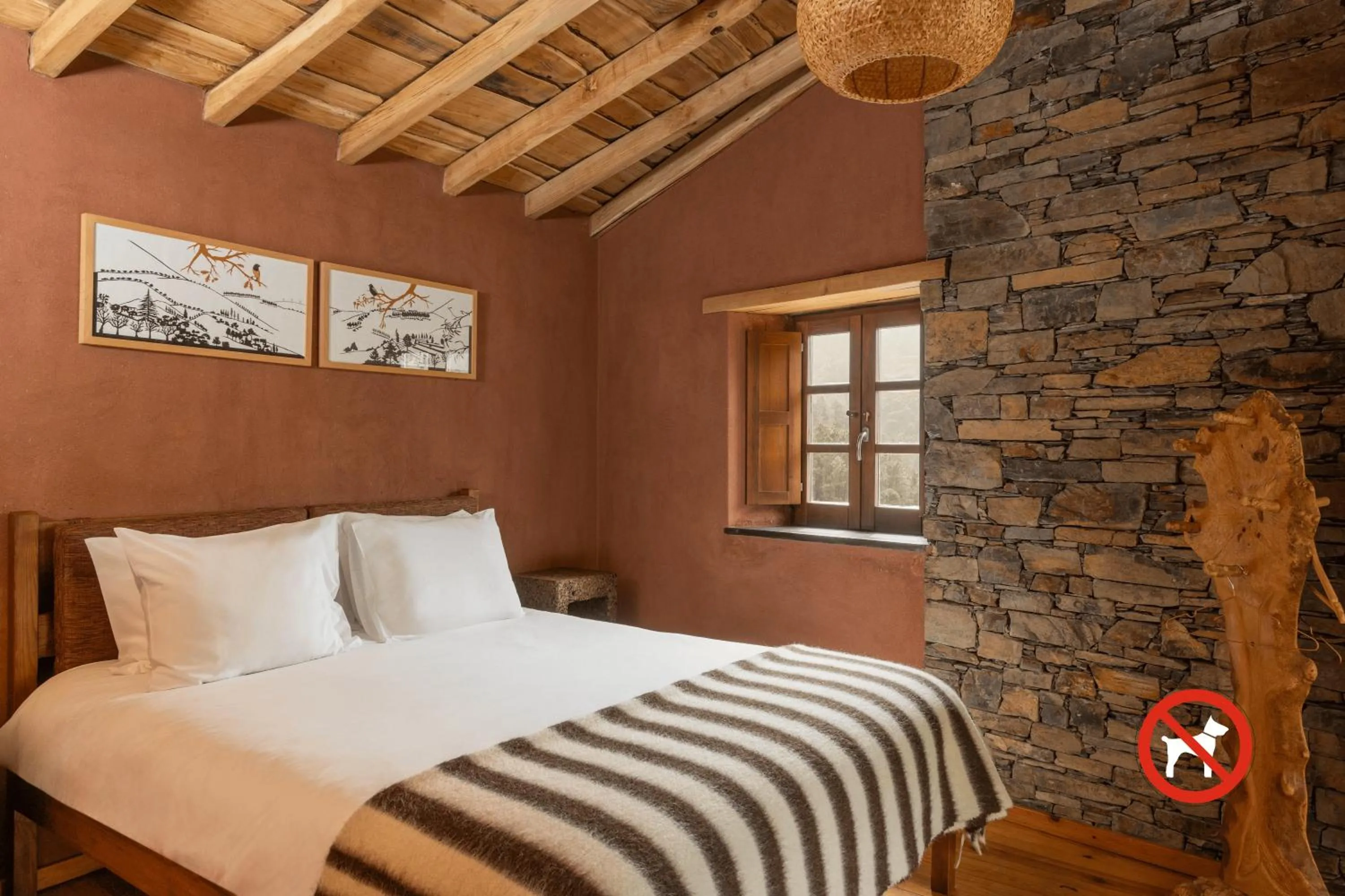 Bedroom, Bed in Cerdeira - Home for Creativity