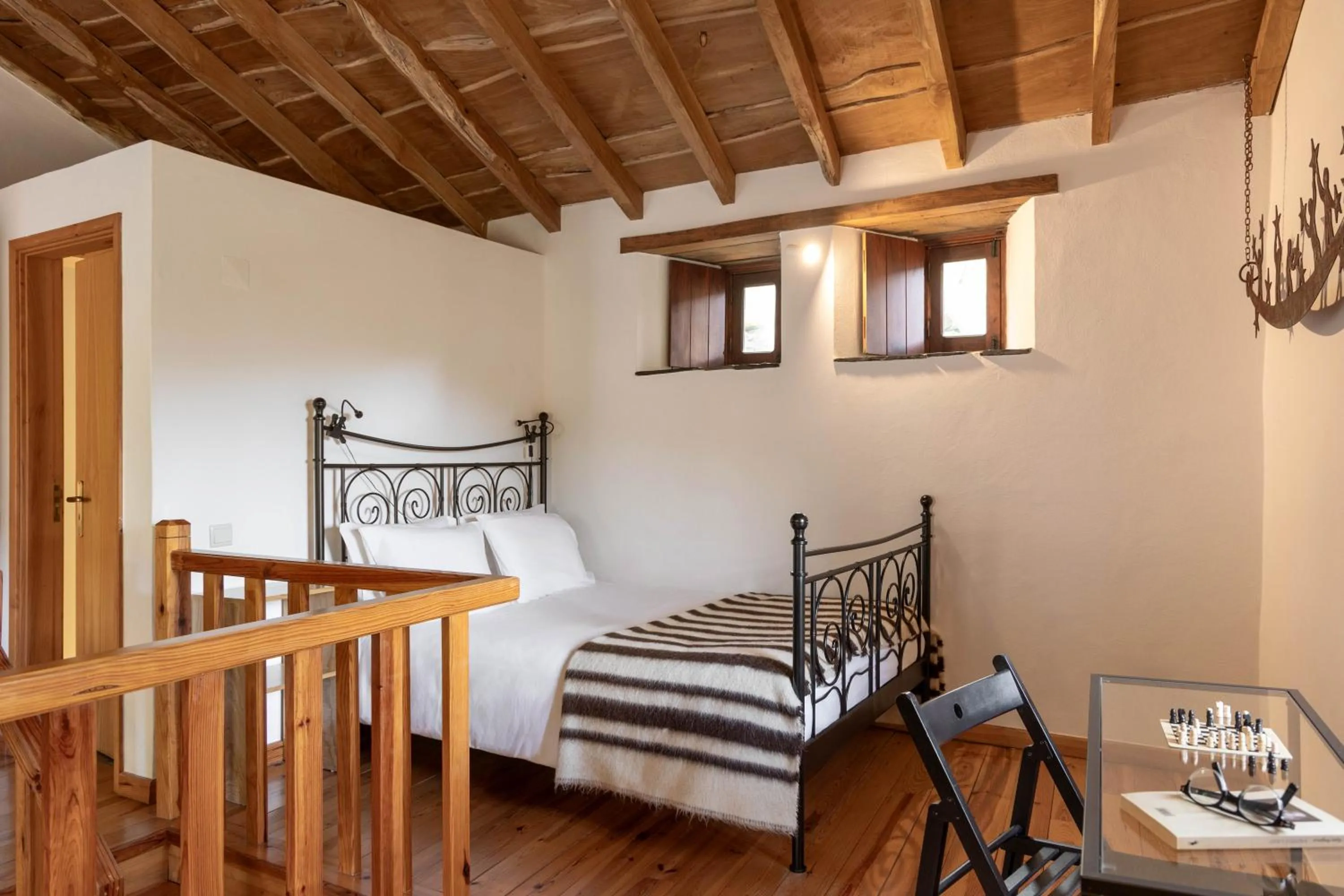 Photo of the whole room, Bed in Cerdeira - Home for Creativity