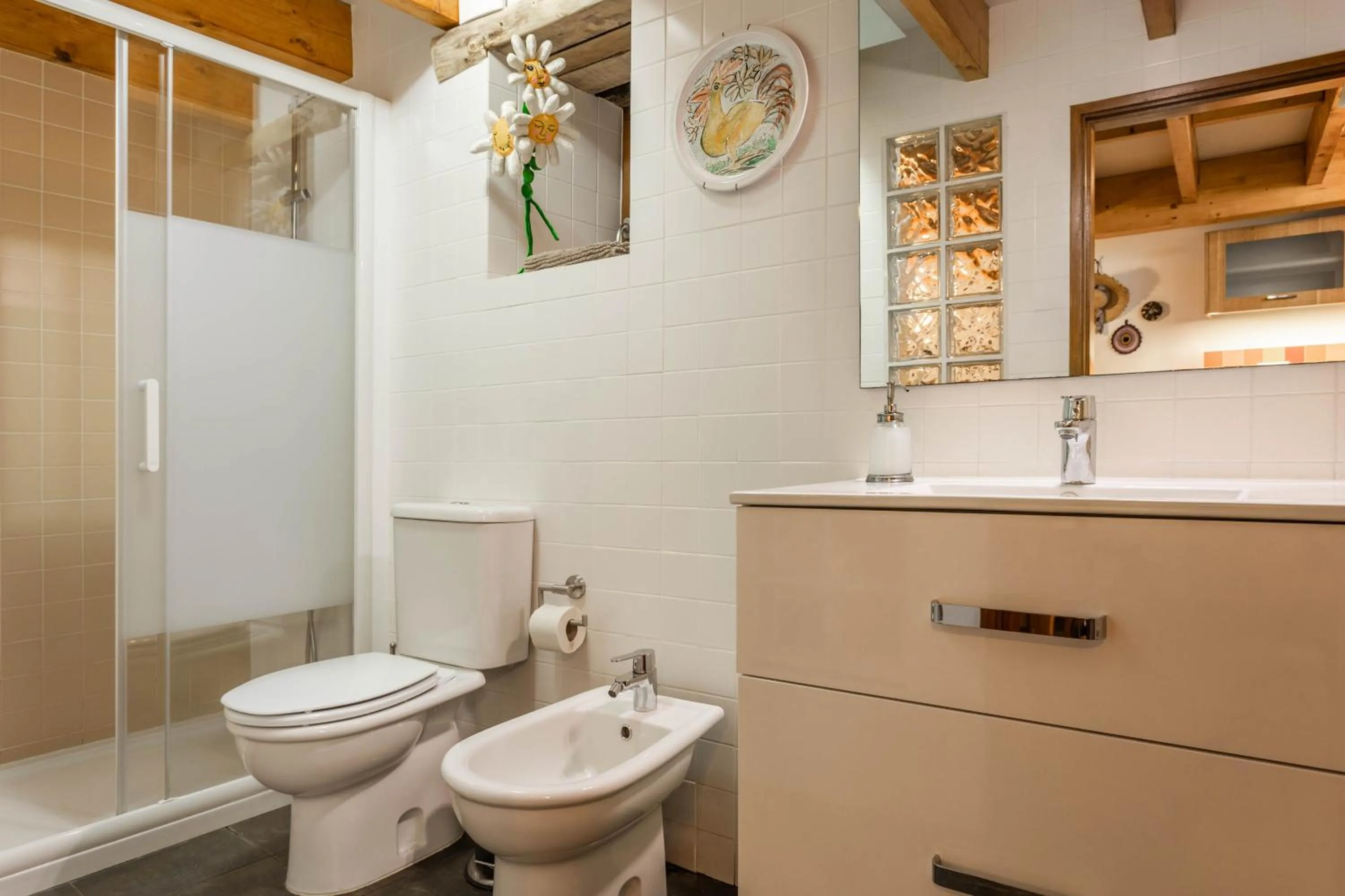 Bathroom in Cerdeira - Home for Creativity