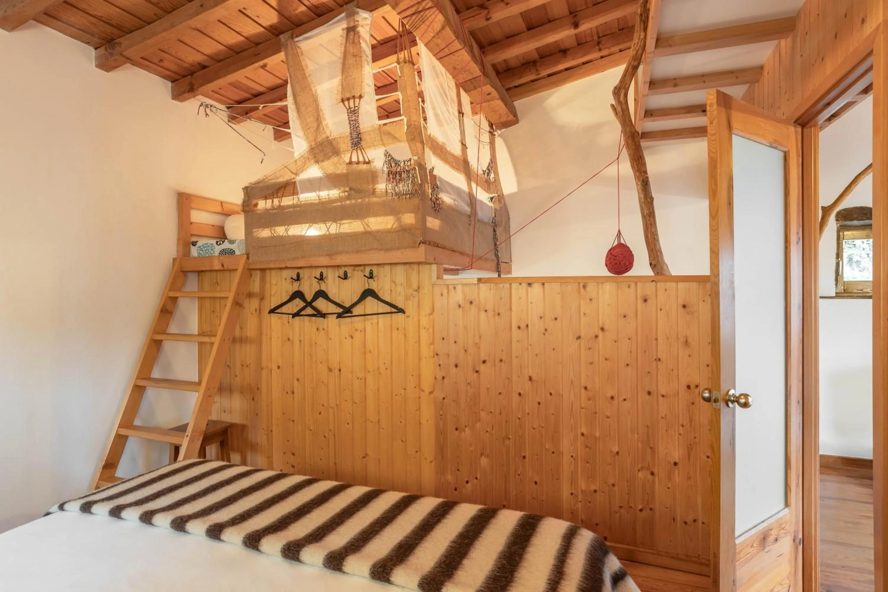 Photo of the whole room, Bed in Cerdeira - Home for Creativity