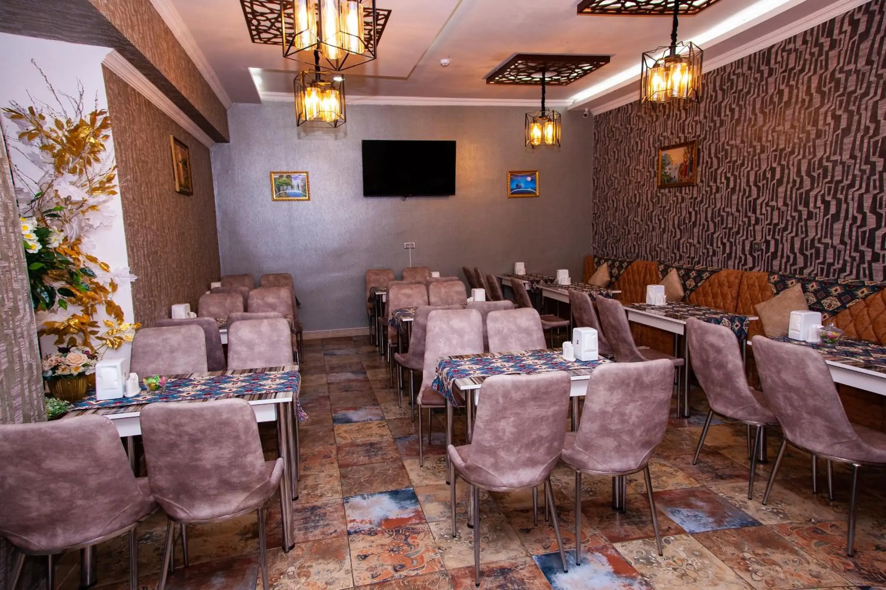 Restaurant/places to eat in Mildom Hotel Baku Restaurant/places to eat in Mildom Hotel Baku