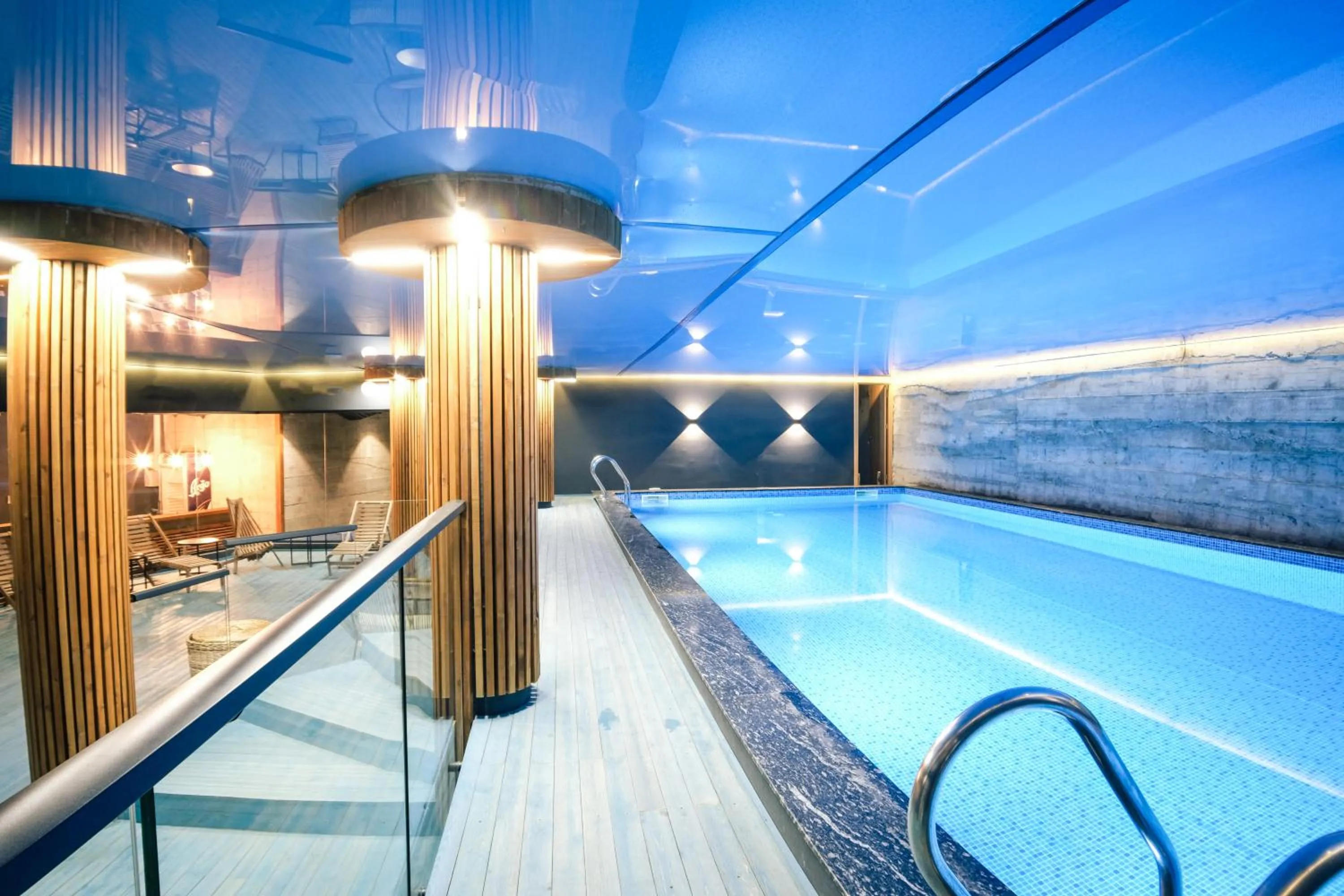 Swimming pool in Hotel Posta