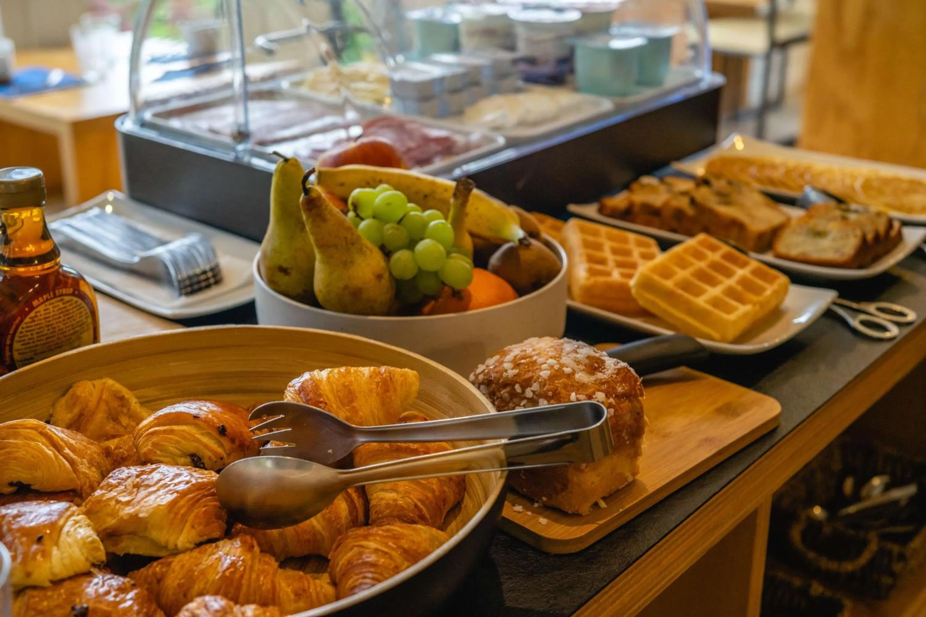 Food and drinks in Best Western Bridge Hotel Lyon East