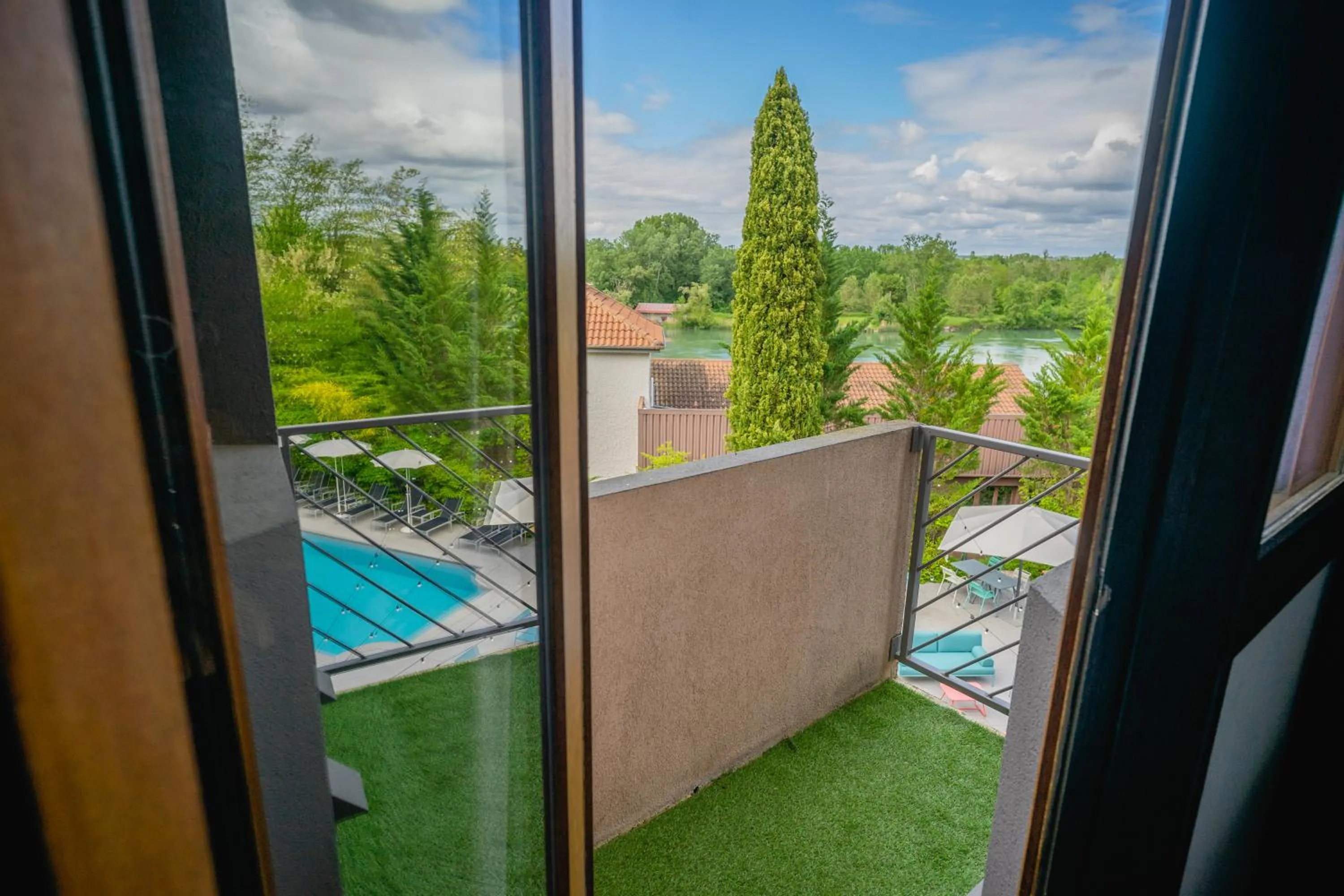Garden in Best Western Bridge Hotel Lyon East