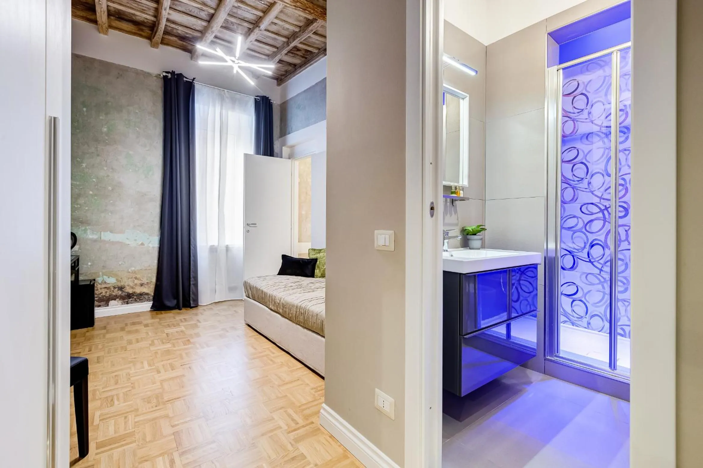 TV and multimedia, Bed in Tankara Suite