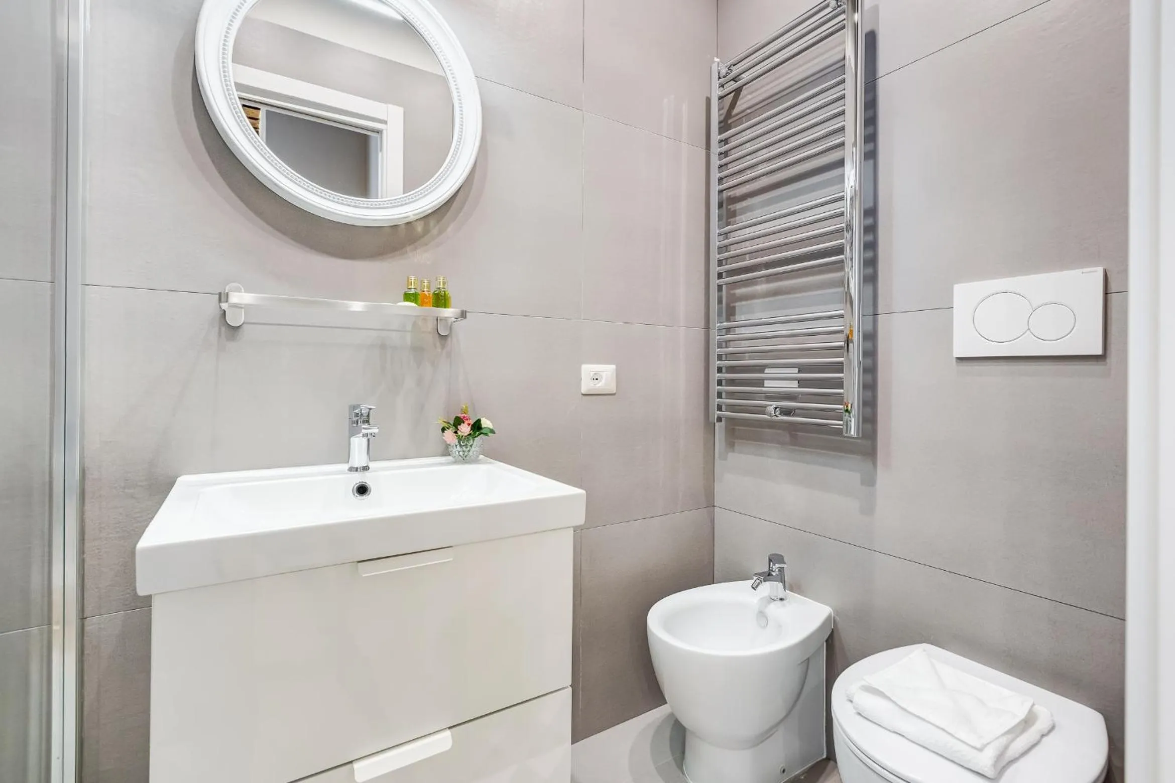 Shower in Tankara Suite