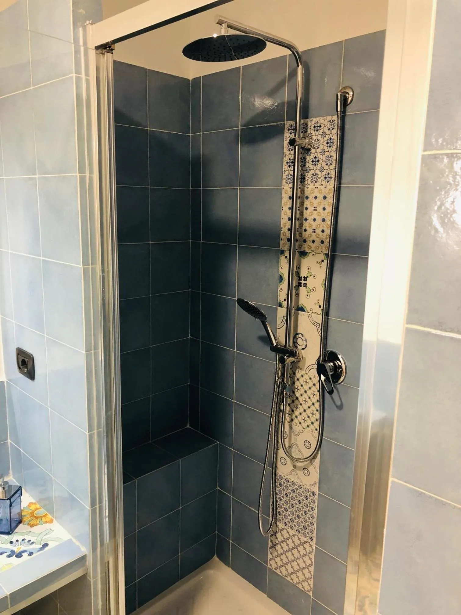 Shower in Domus Studio 25 bed & breakfast