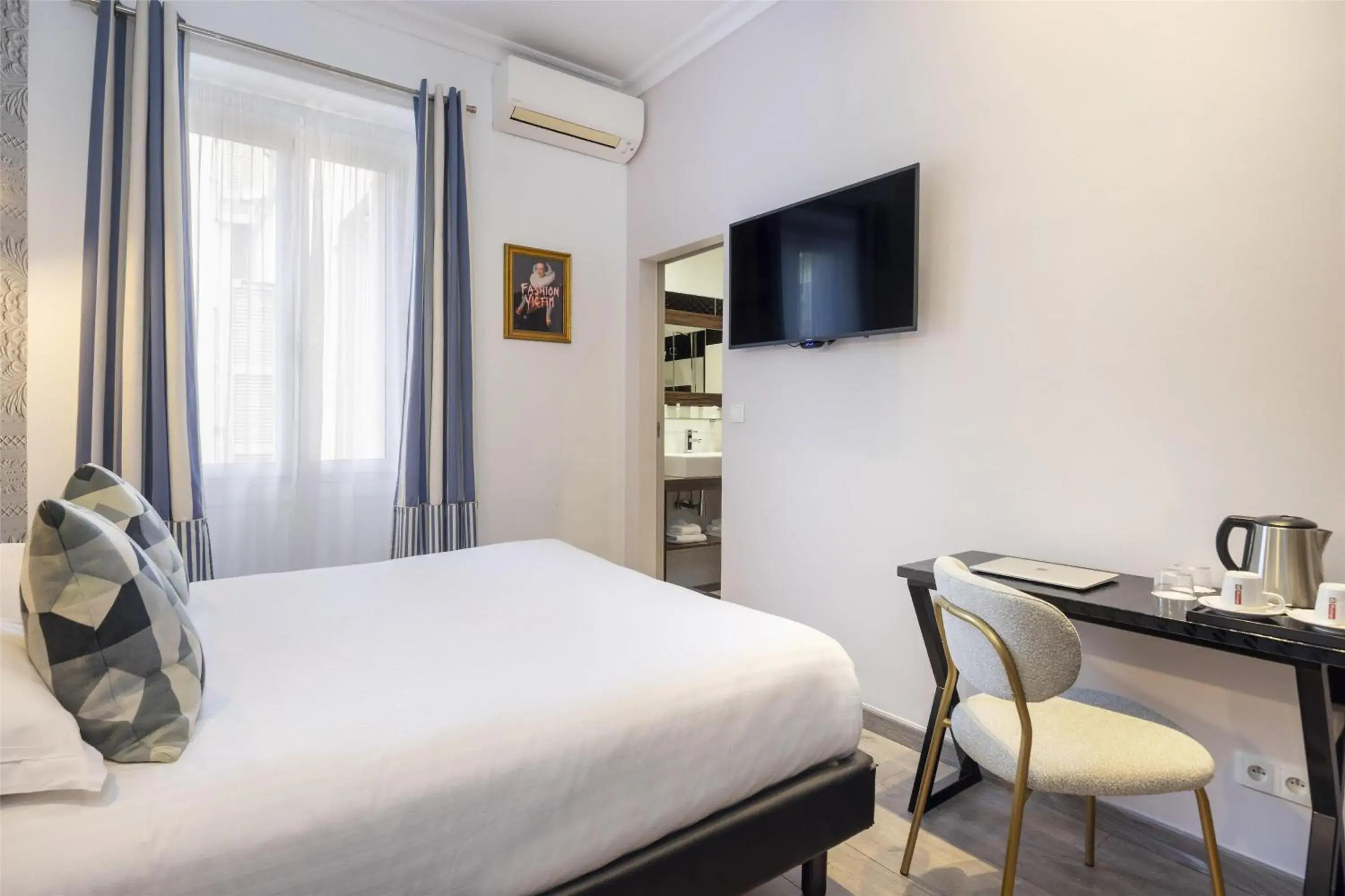 Bedroom, Bed in Best Western Plus Hôtel Brice Garden Nice Bedroom, Bed in Best Western Plus Hôtel Brice Garden Nice