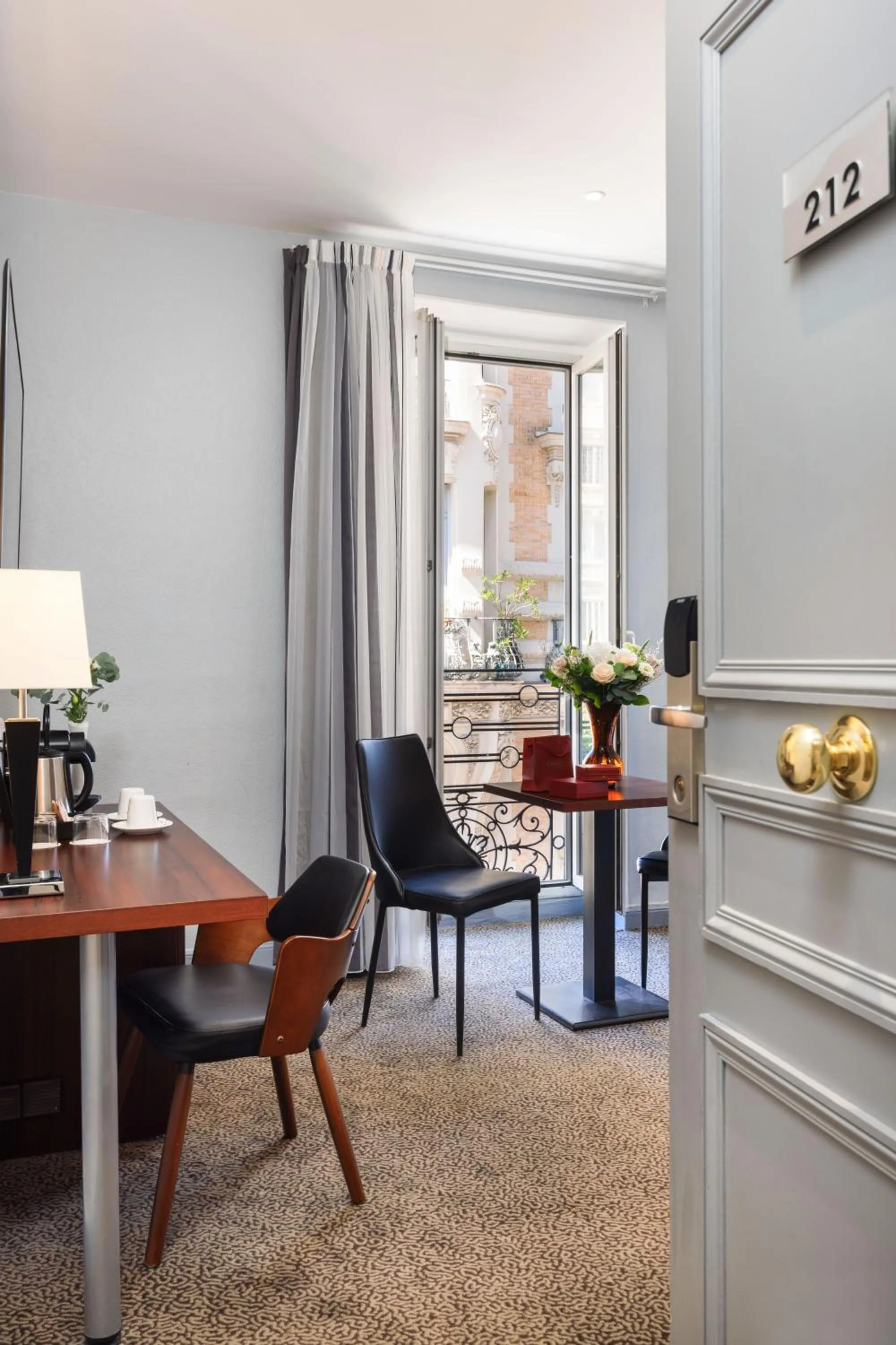 Bedroom in Best Western Plus Hôtel Brice Garden Nice