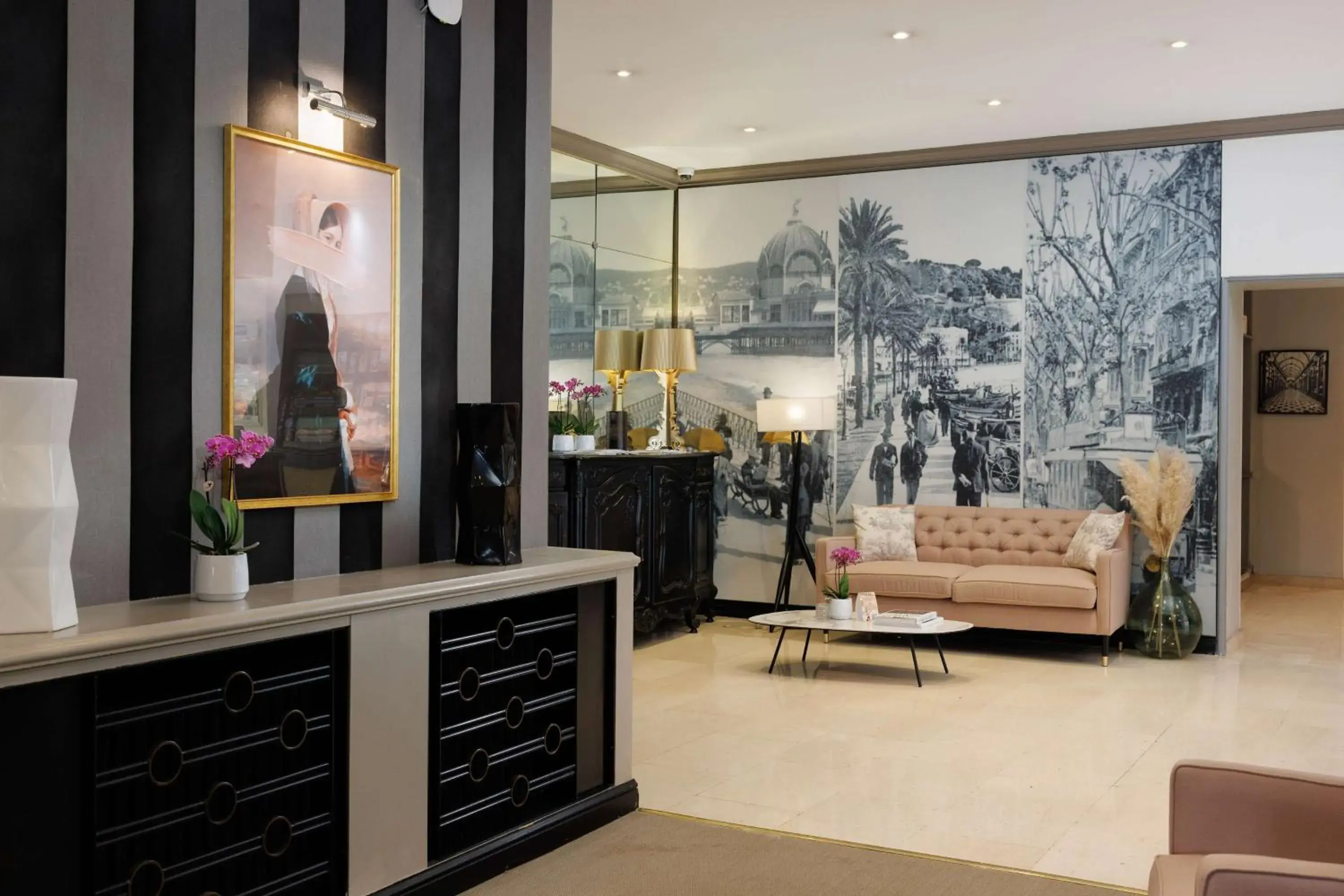 Lobby or reception in Best Western Plus Hôtel Brice Garden Nice Lobby or reception in Best Western Plus Hôtel Brice Garden Nice