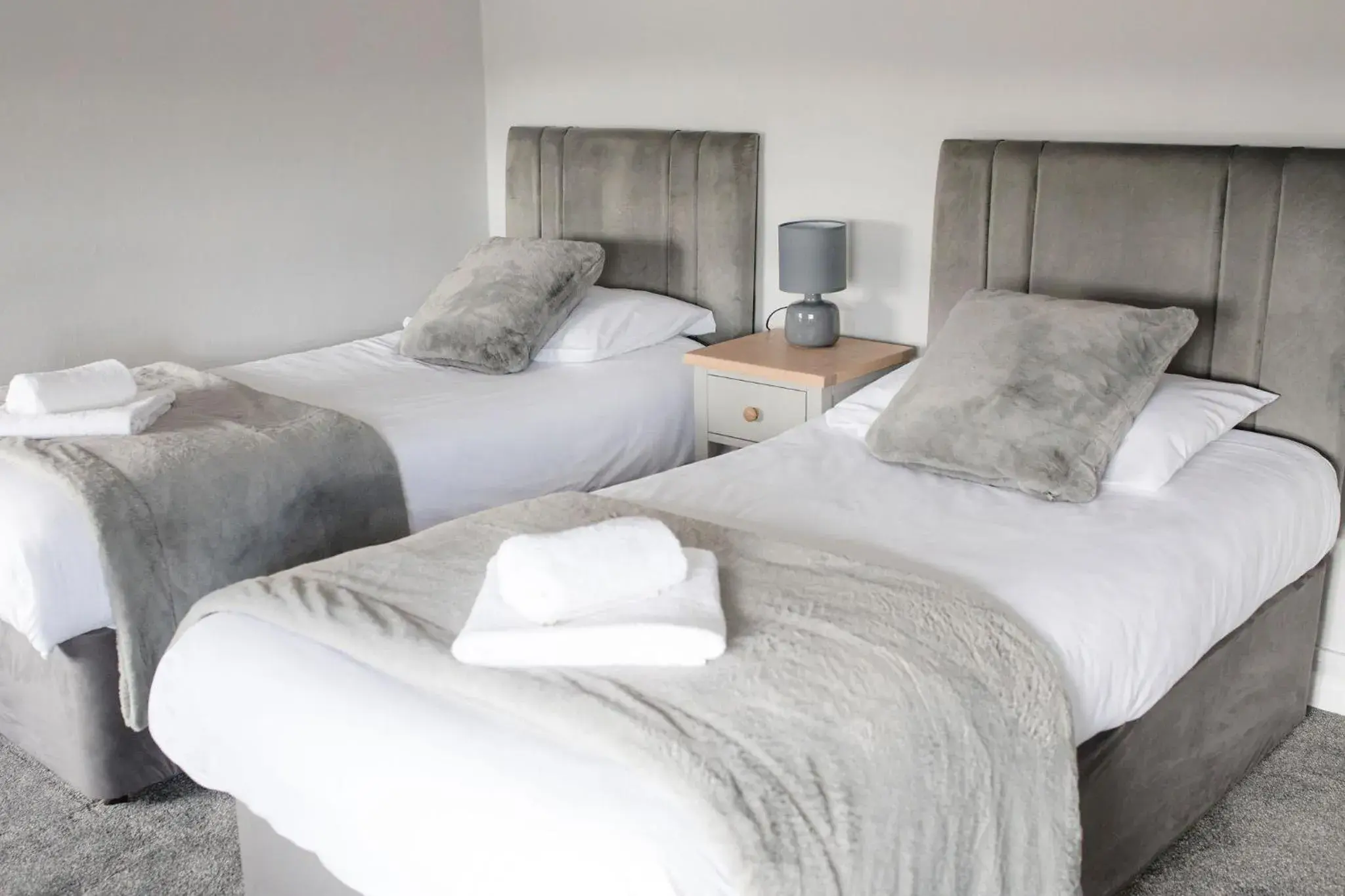 Standard Twin Room in The Kings Arms Standard Twin Room in The Kings Arms