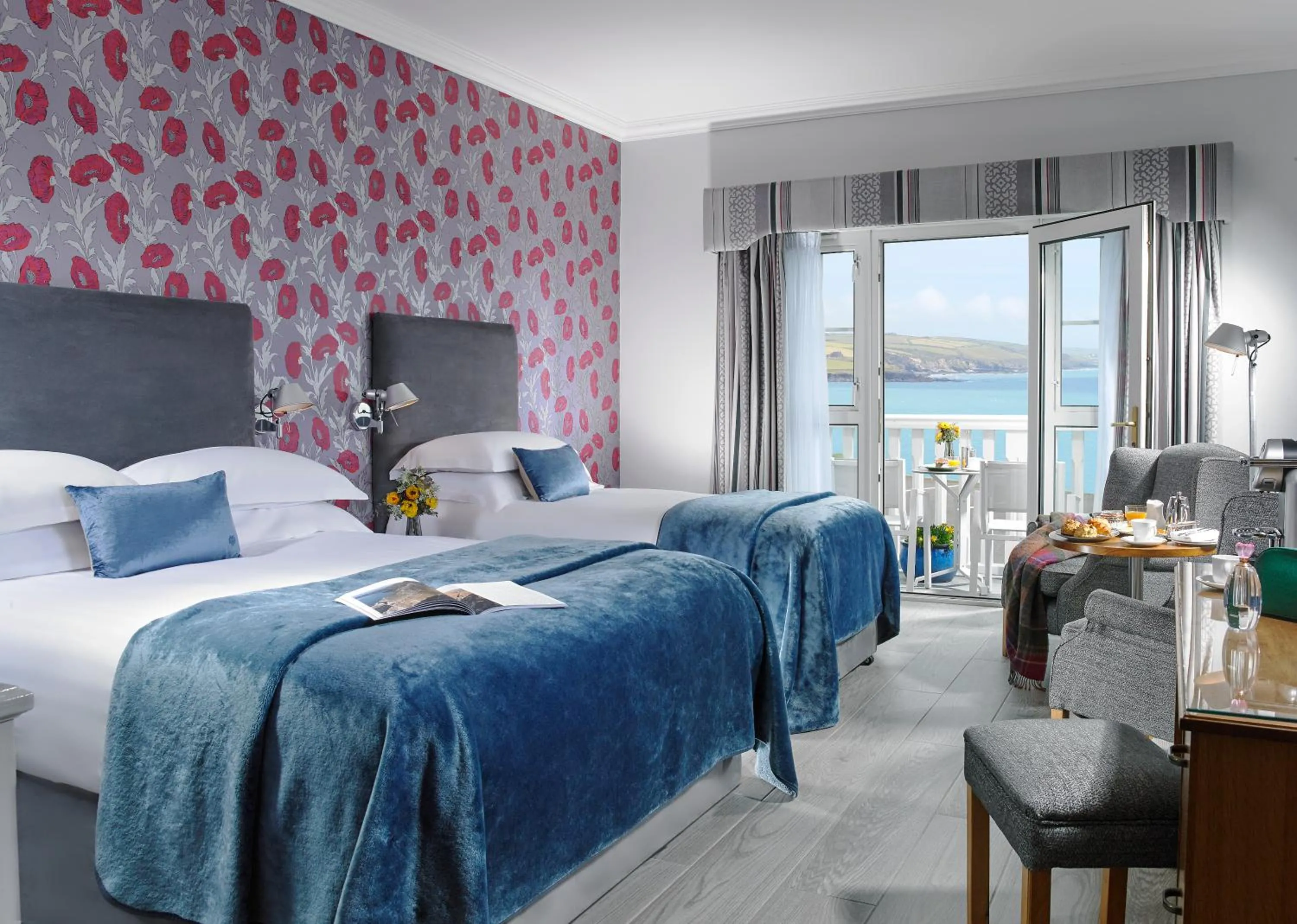 Balcony/Terrace, Bed in Dunmore House Hotel
