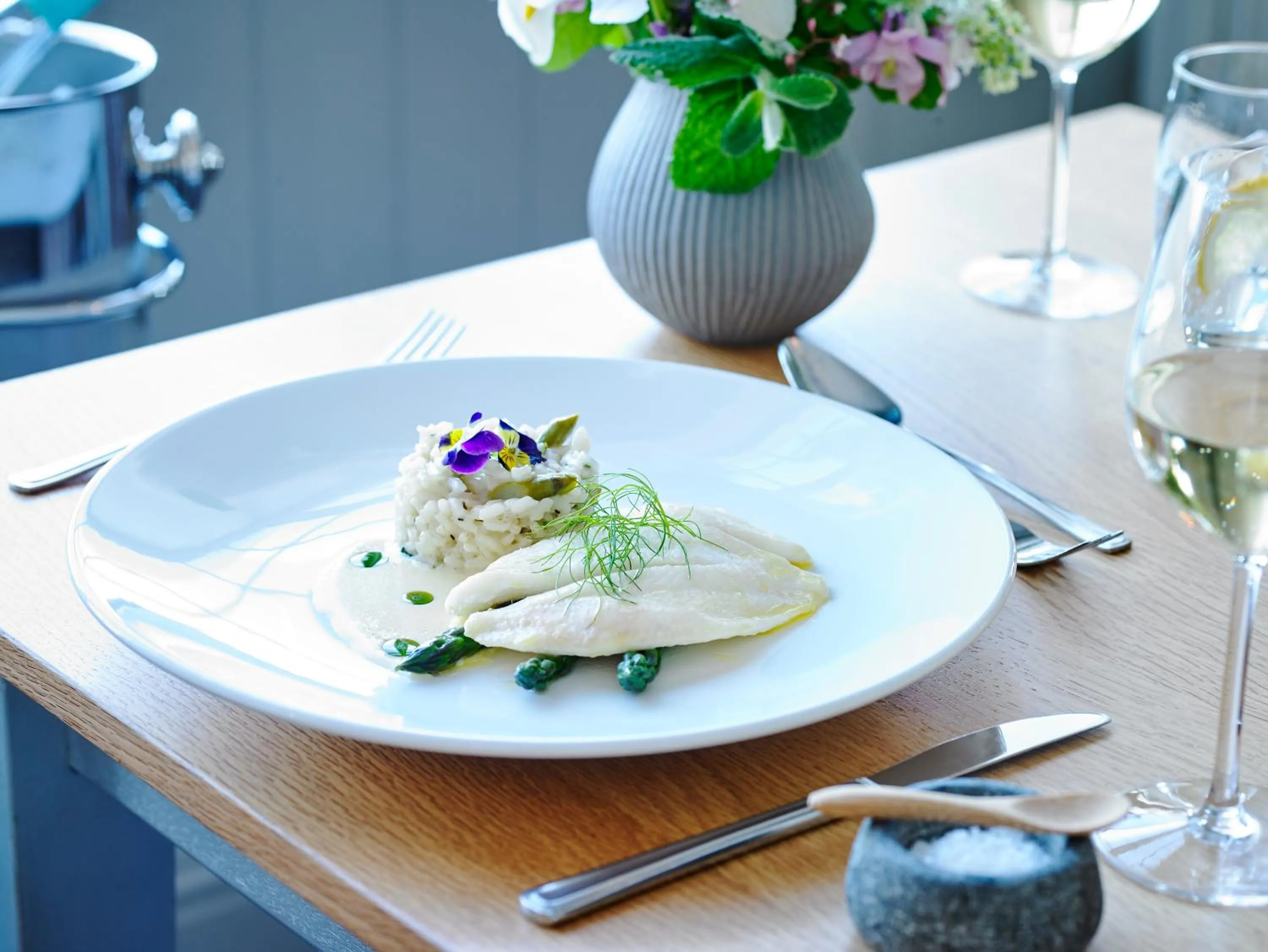 Restaurant/places to eat in Dunmore House Hotel