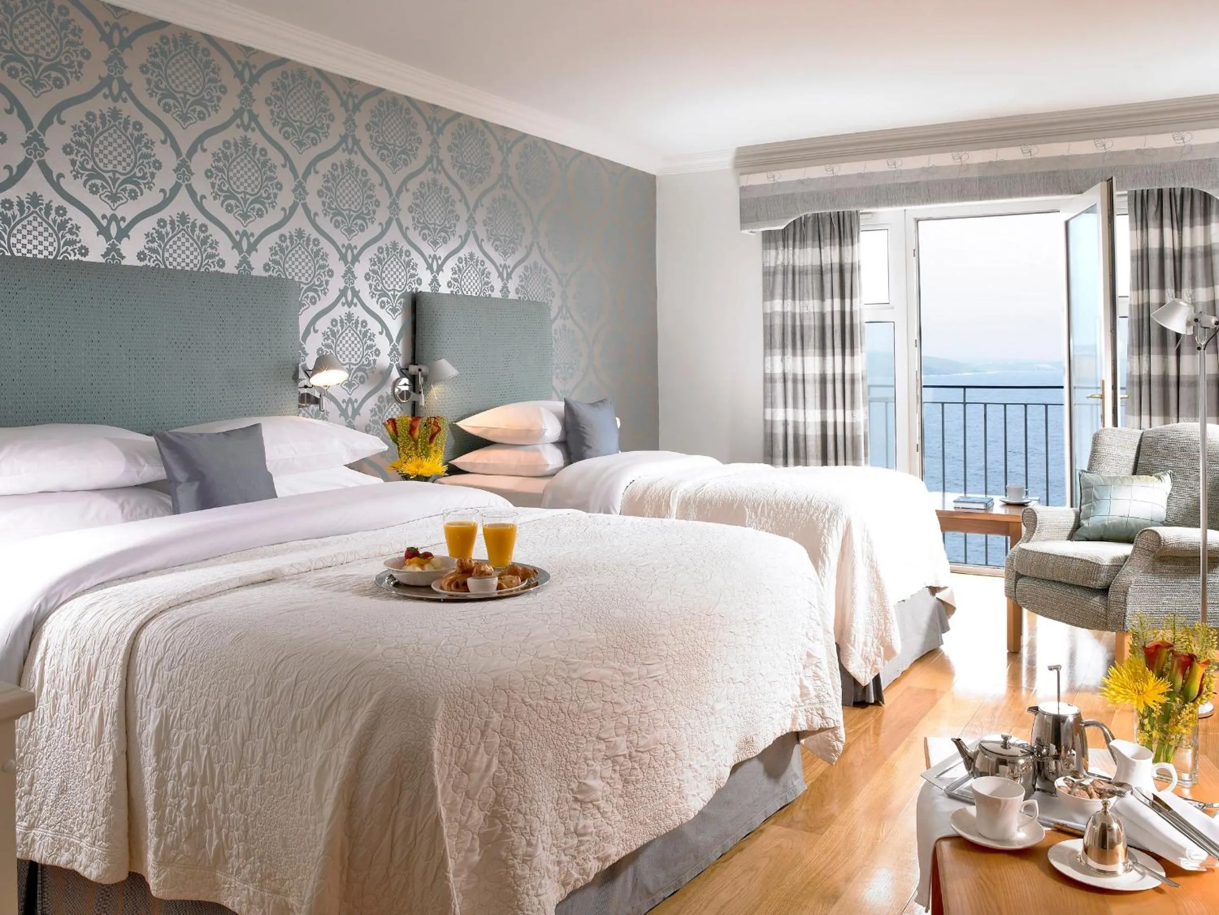 Bed in Dunmore House Hotel