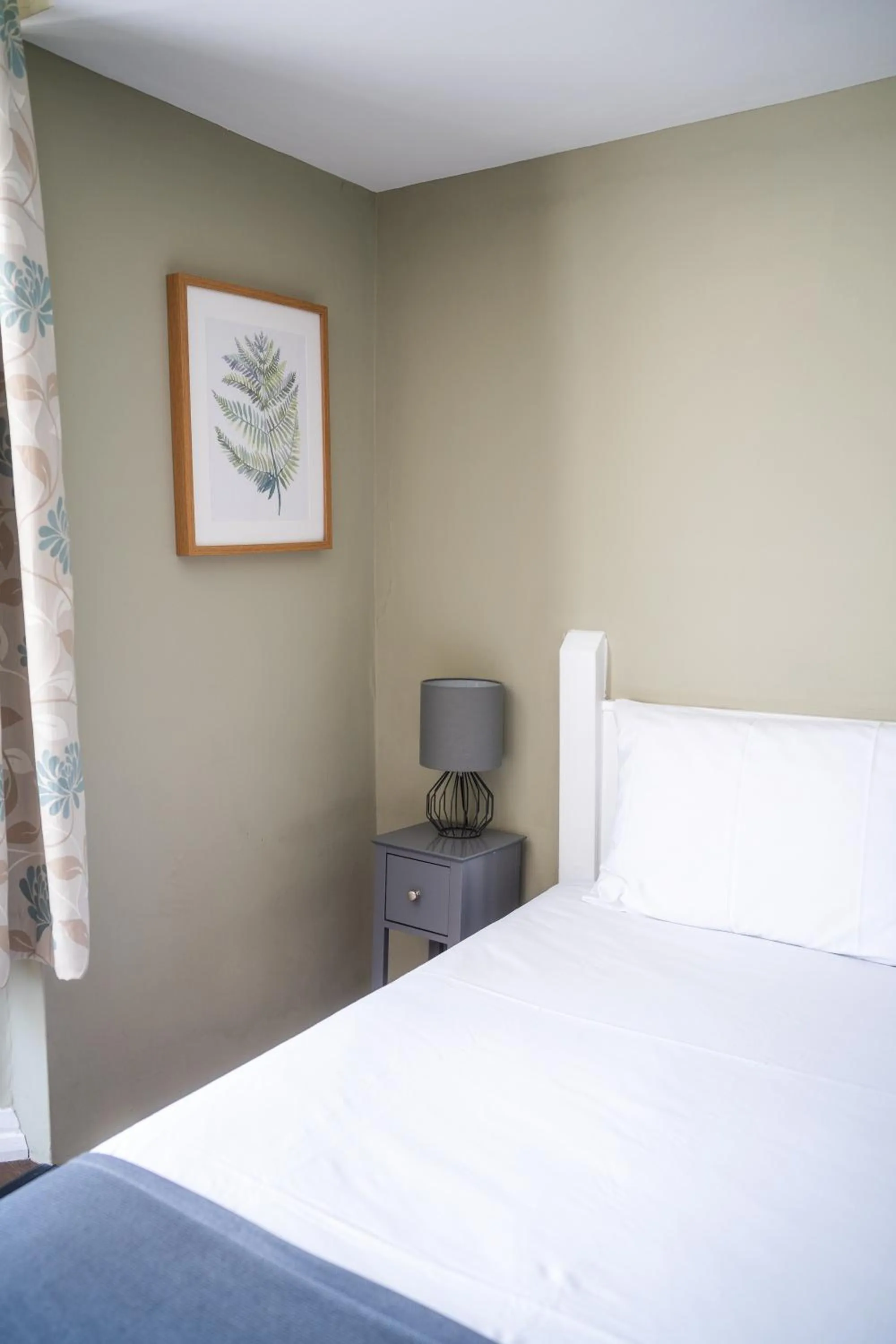 Bedroom, Bed in The Oyster Smack