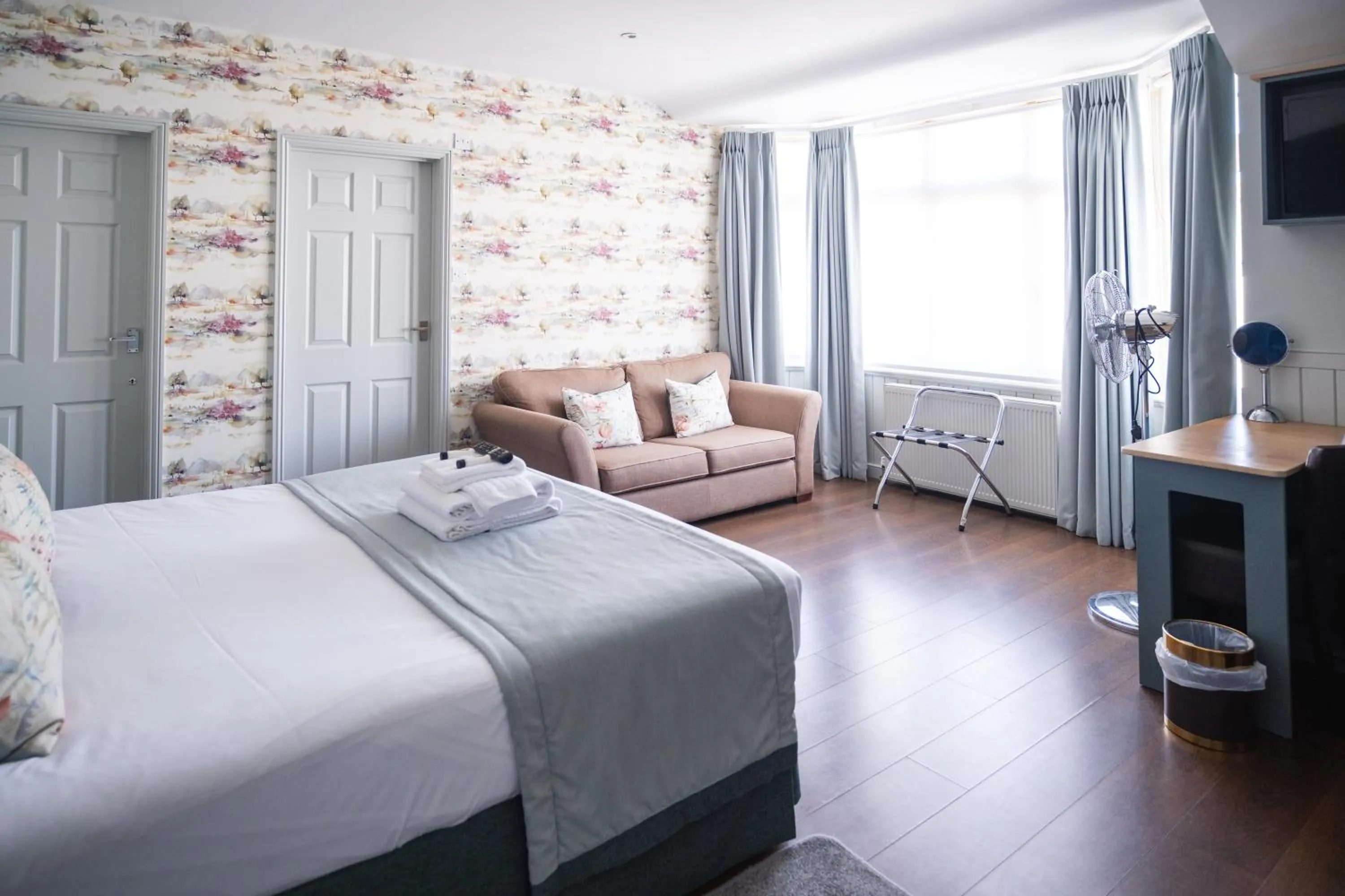 Bedroom, Bed in The Oyster Smack