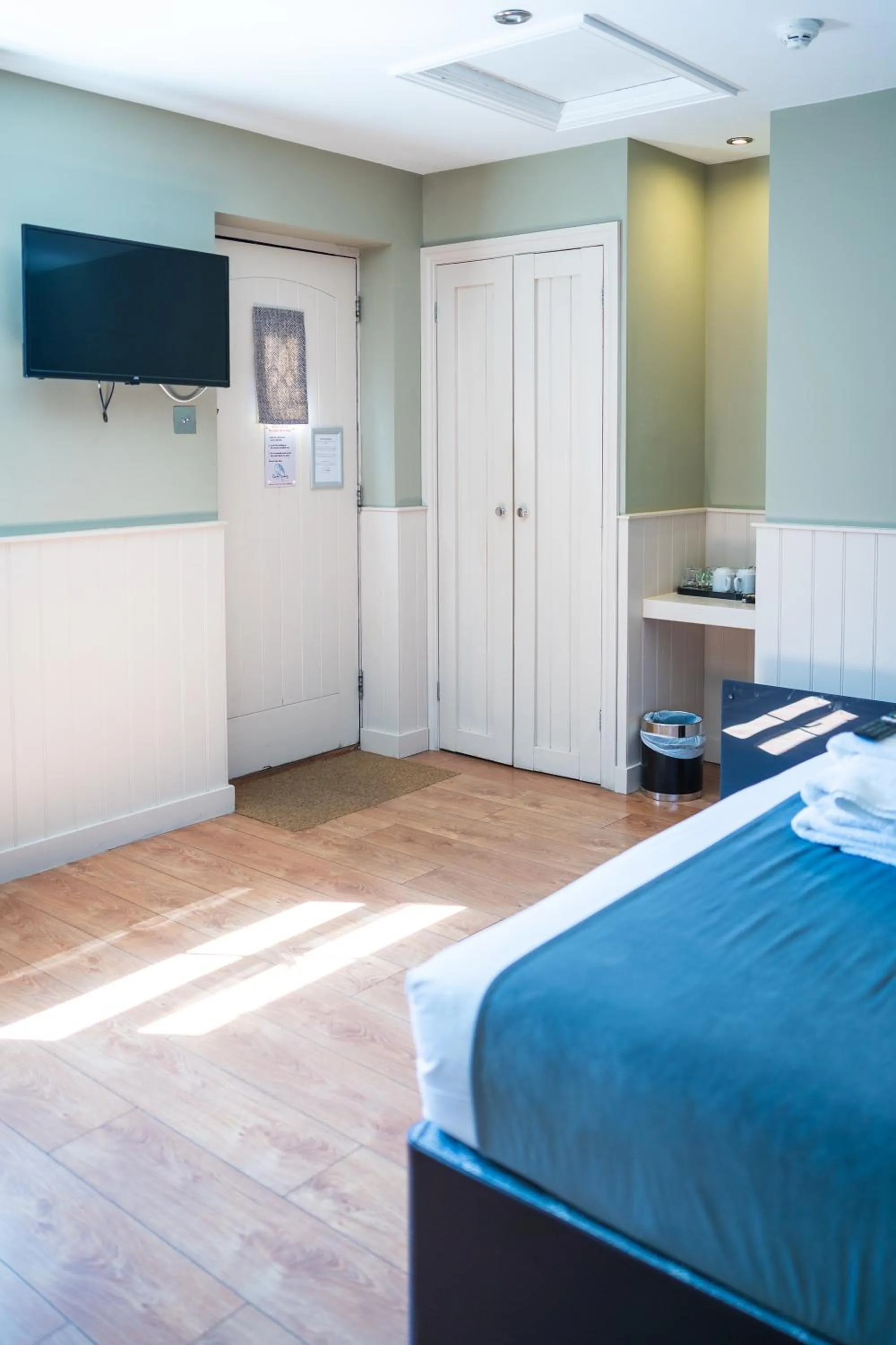 Bedroom, Bed in The Oyster Smack