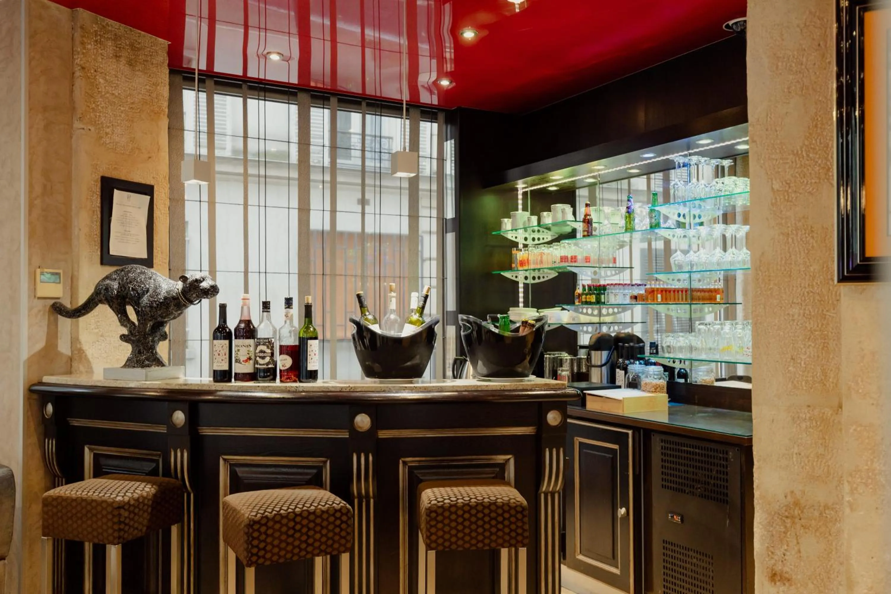 Lounge or bar in Grand Hotel Francais