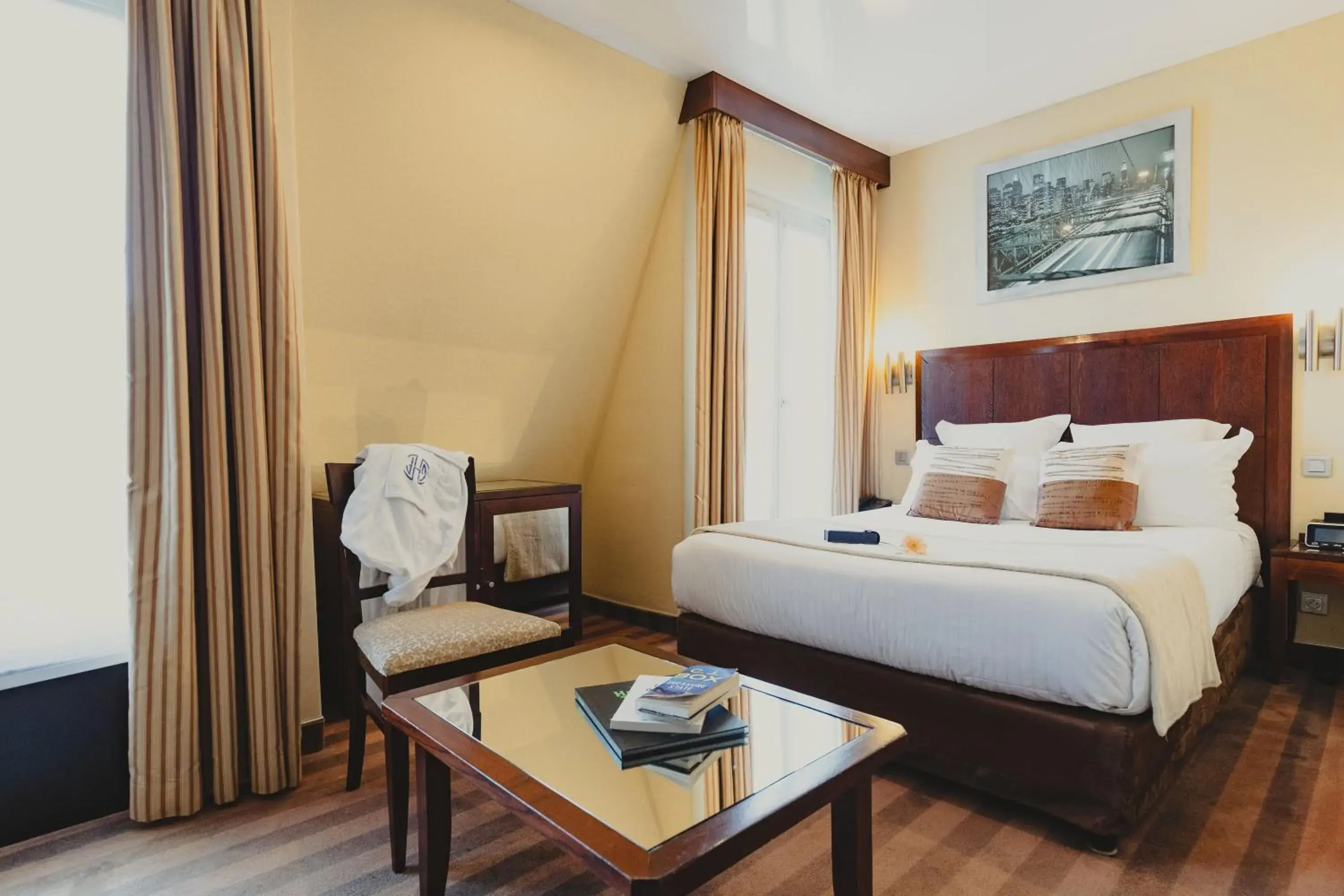 Deluxe Double Room with Balcony in Grand Hotel Francais Deluxe Double Room with Balcony in Grand Hotel Francais