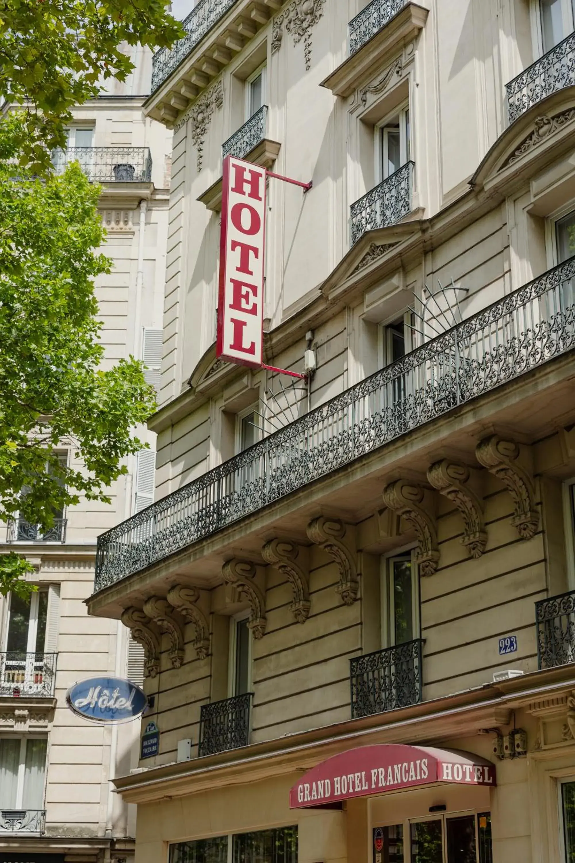 Facade/entrance in Grand Hotel Francais Facade/entrance in Grand Hotel Francais