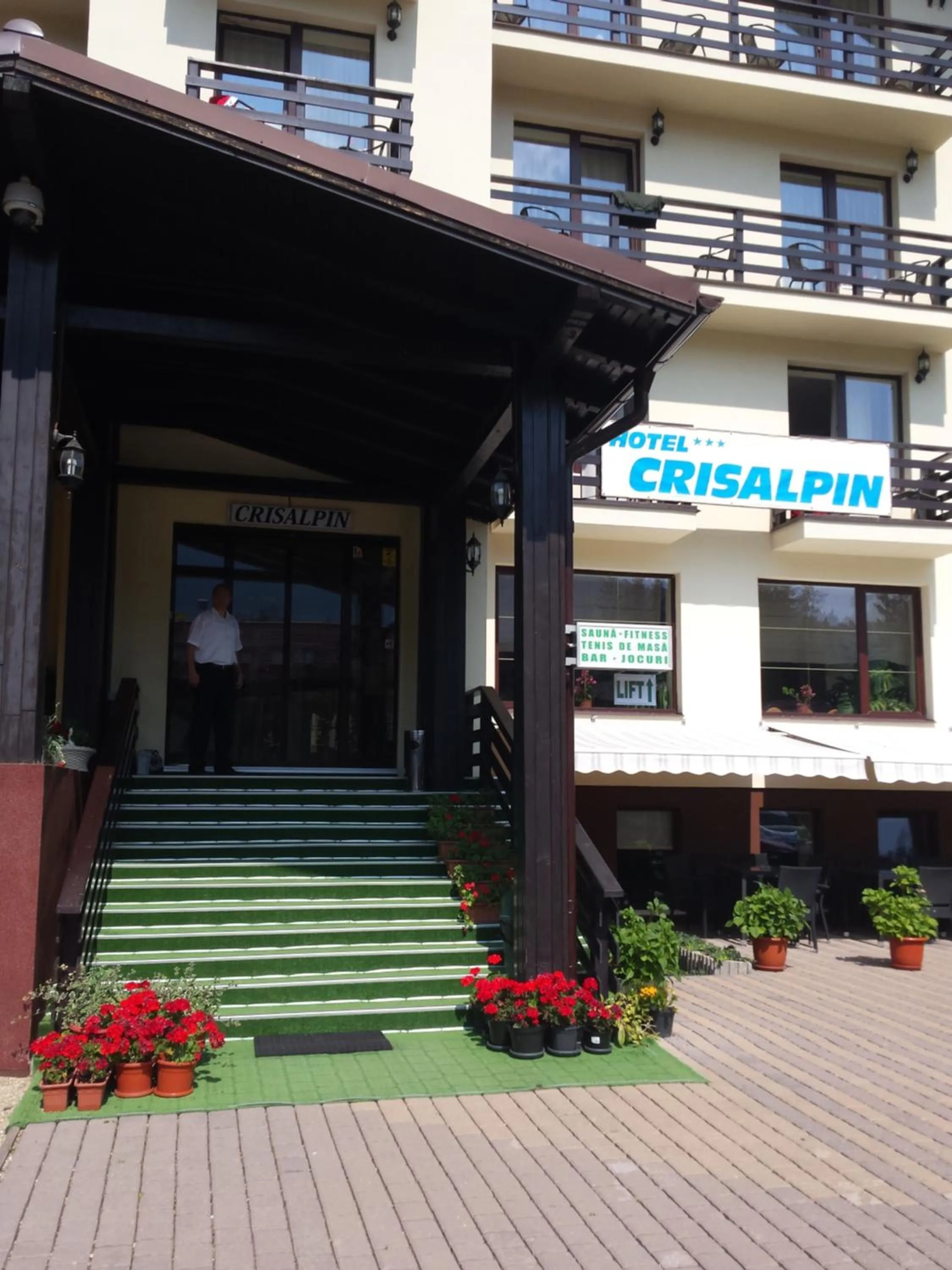 Facade/entrance in Hotel Crisalpin