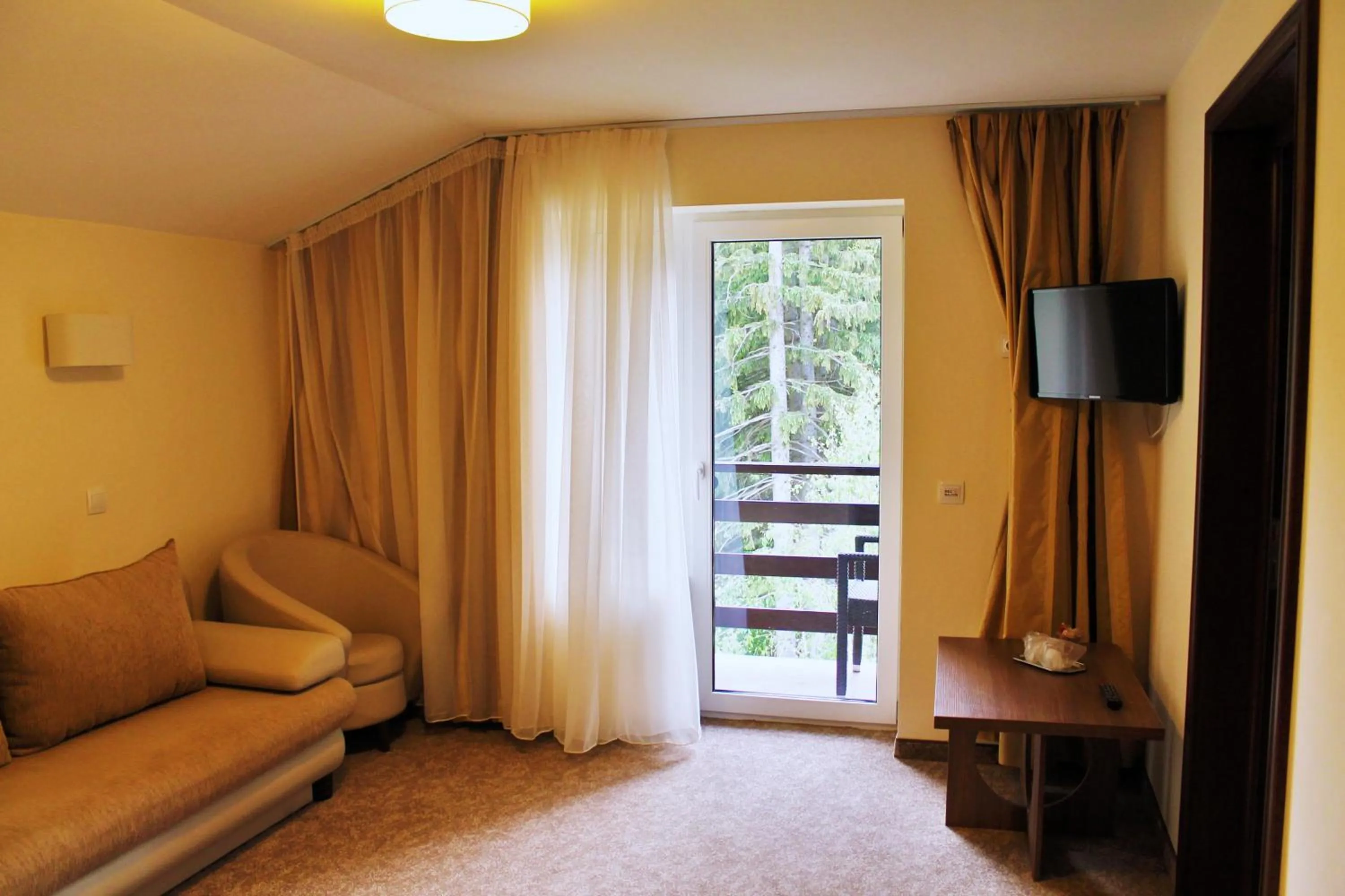 Photo of the whole room in Hotel Crisalpin