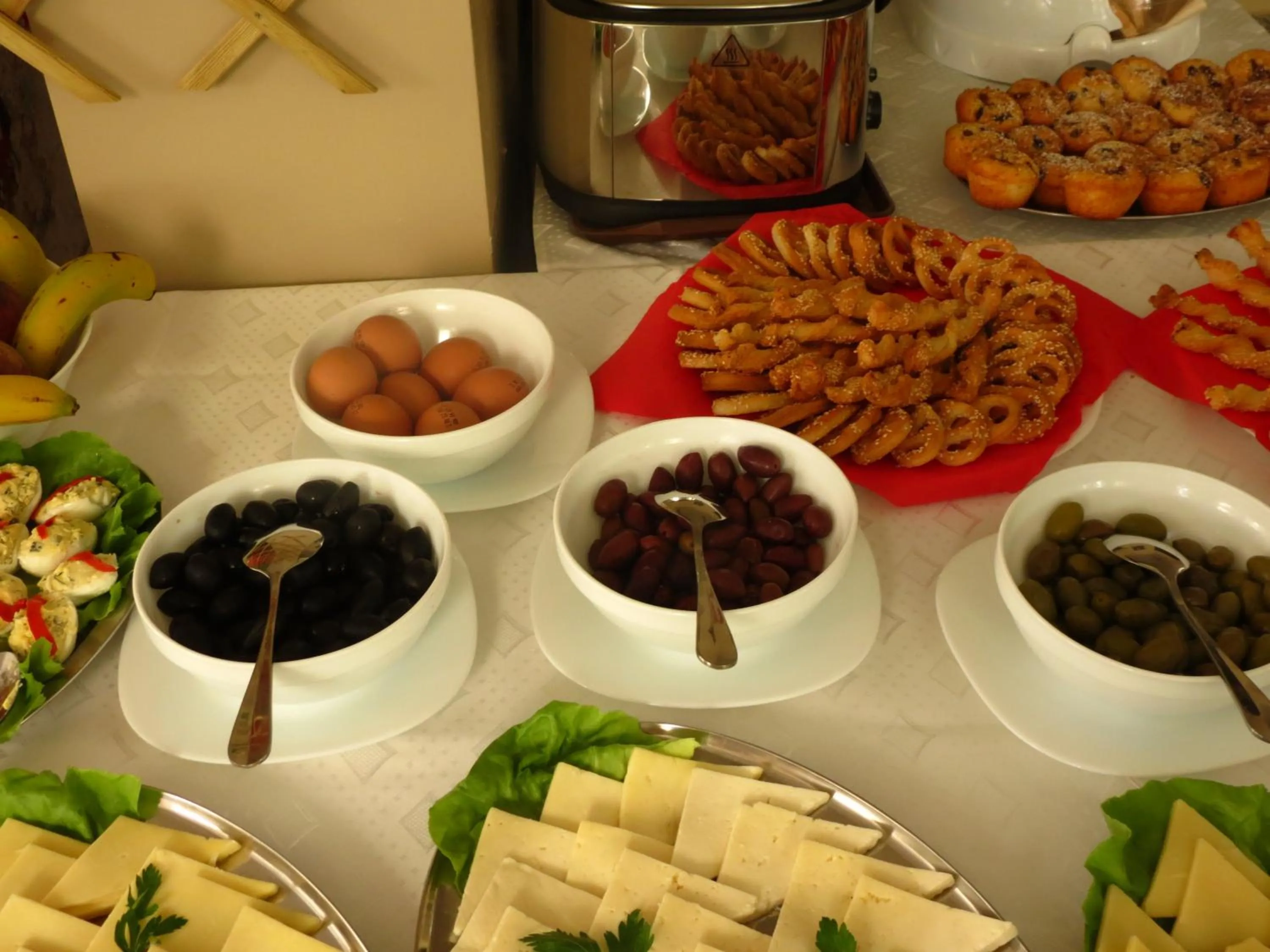 Buffet breakfast in Hotel Crisalpin