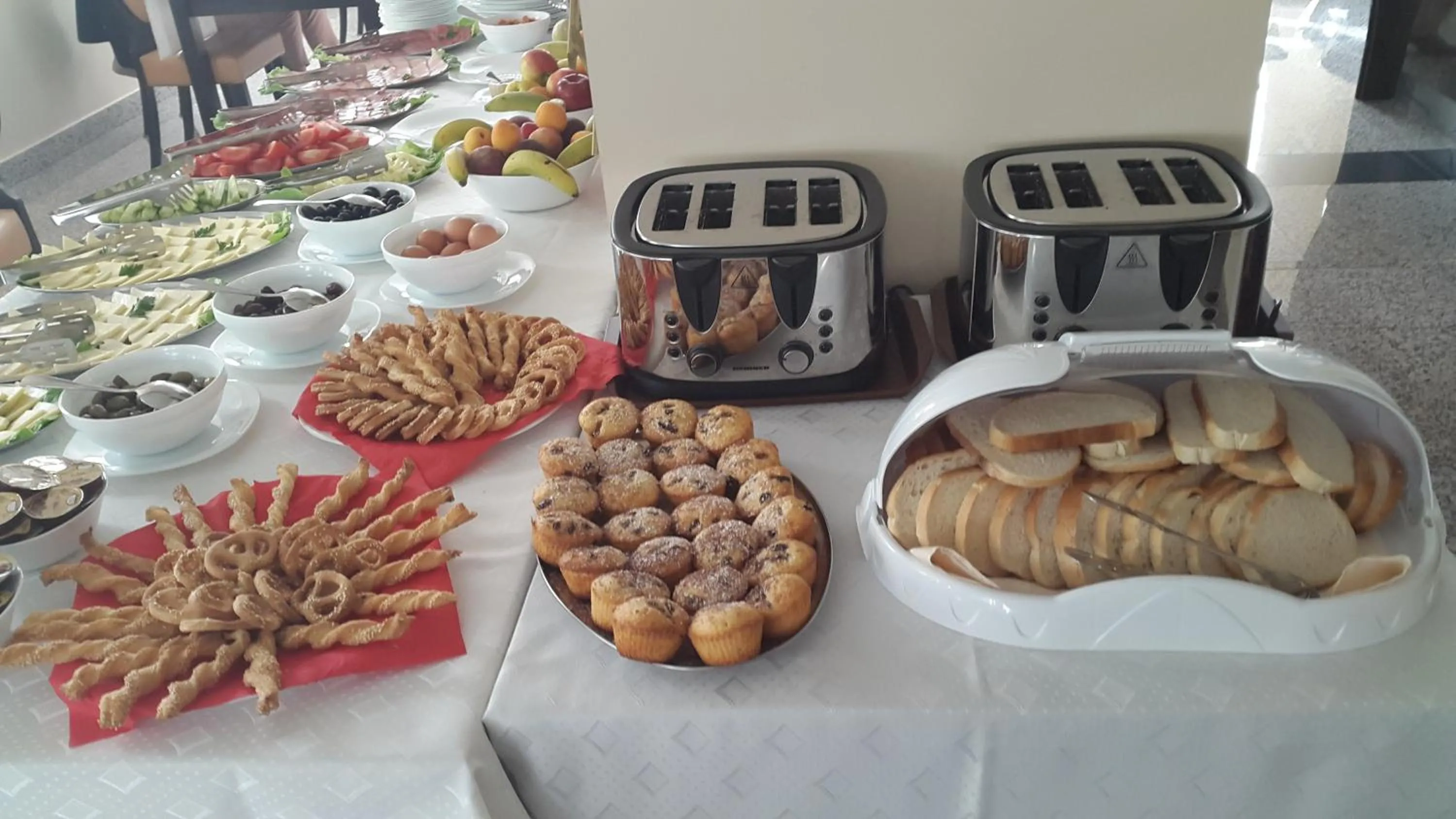 Buffet breakfast in Hotel Crisalpin