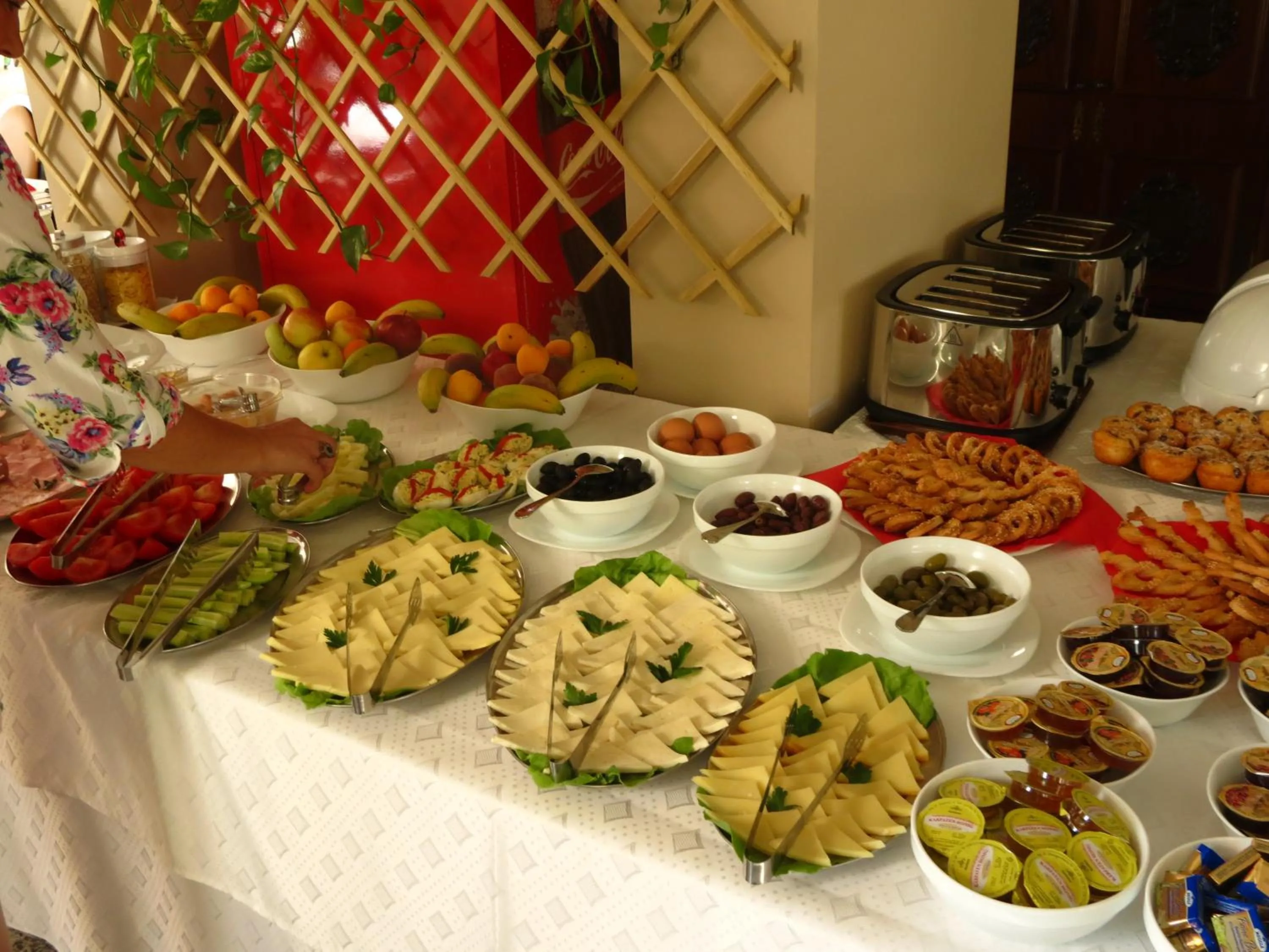 Buffet breakfast in Hotel Crisalpin