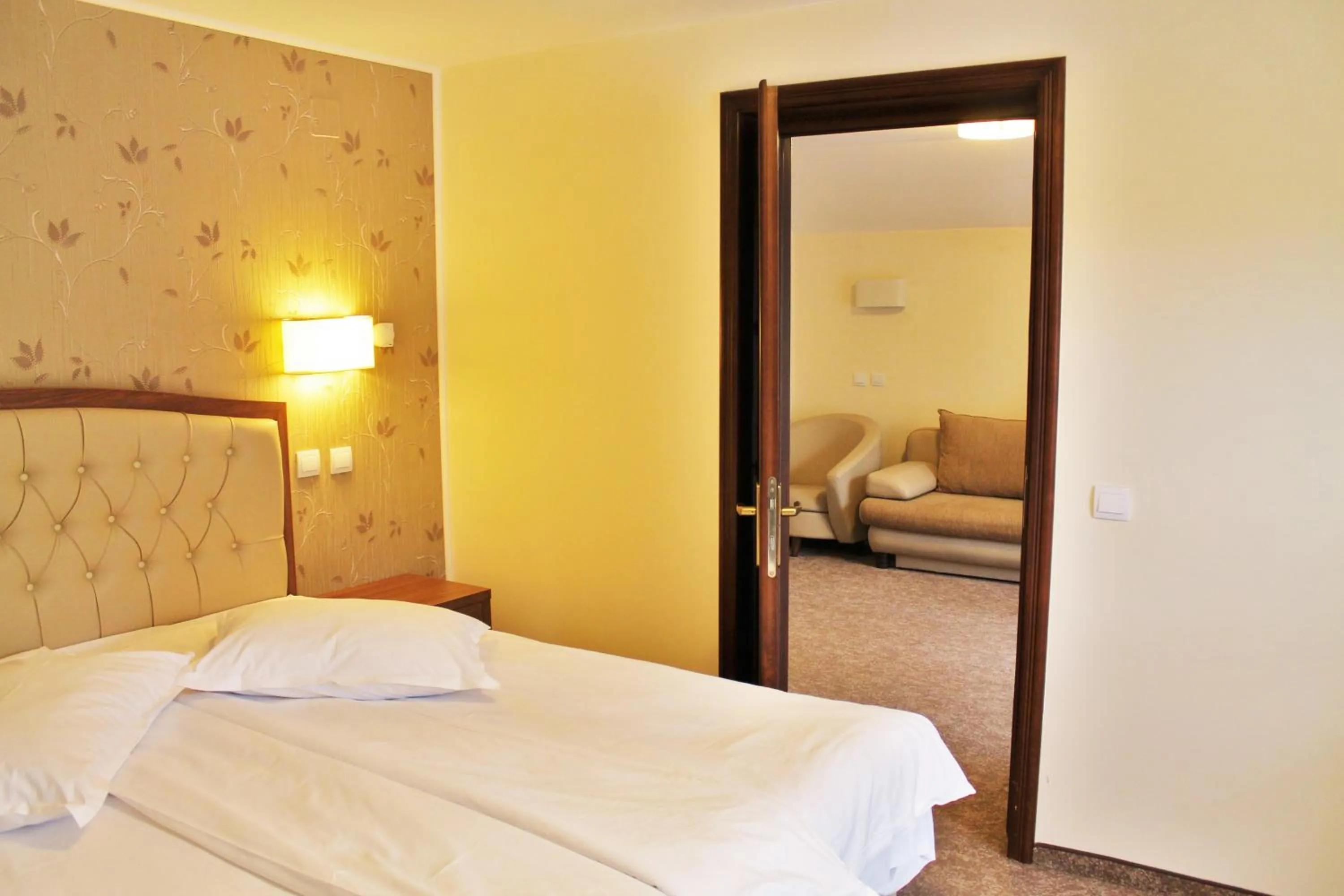 Photo of the whole room, Bed in Hotel Crisalpin