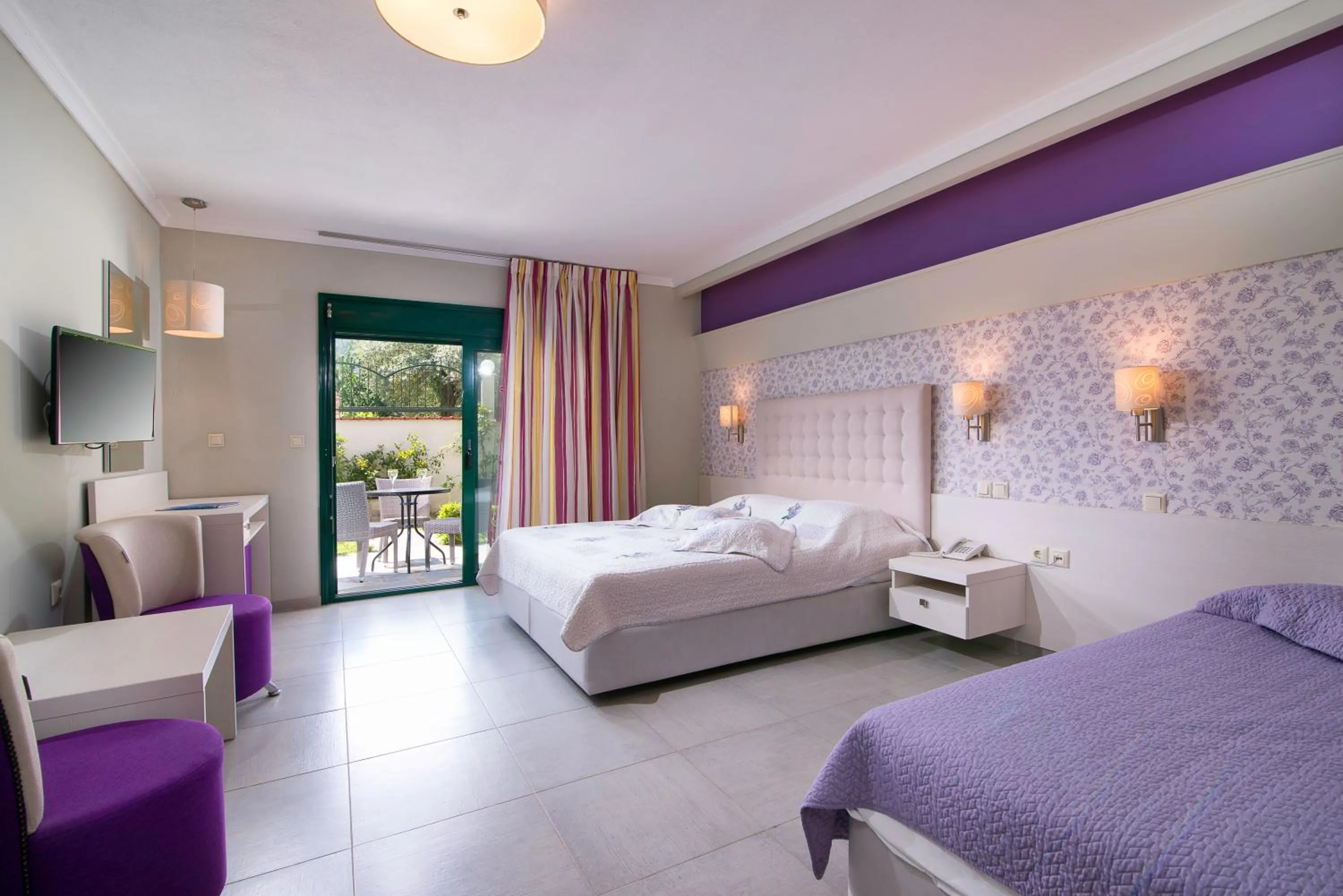 Bedroom, Bed in Ocean Beach Hotel