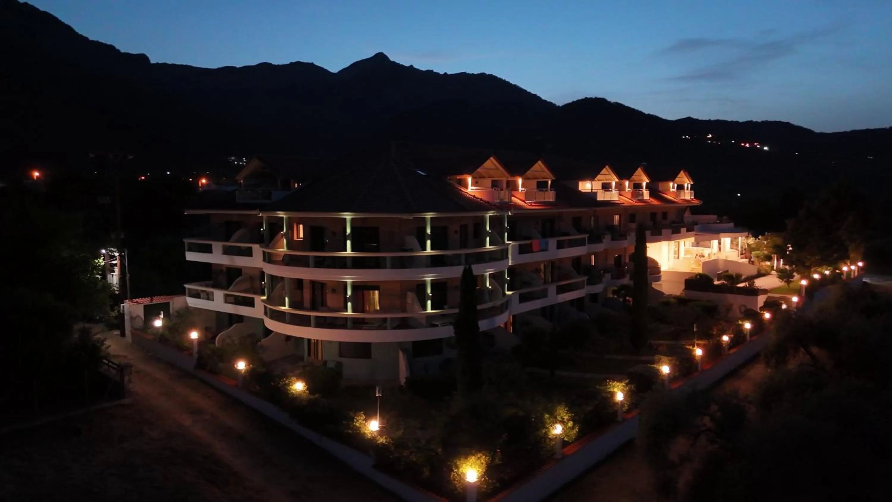 Ocean Beach Hotel