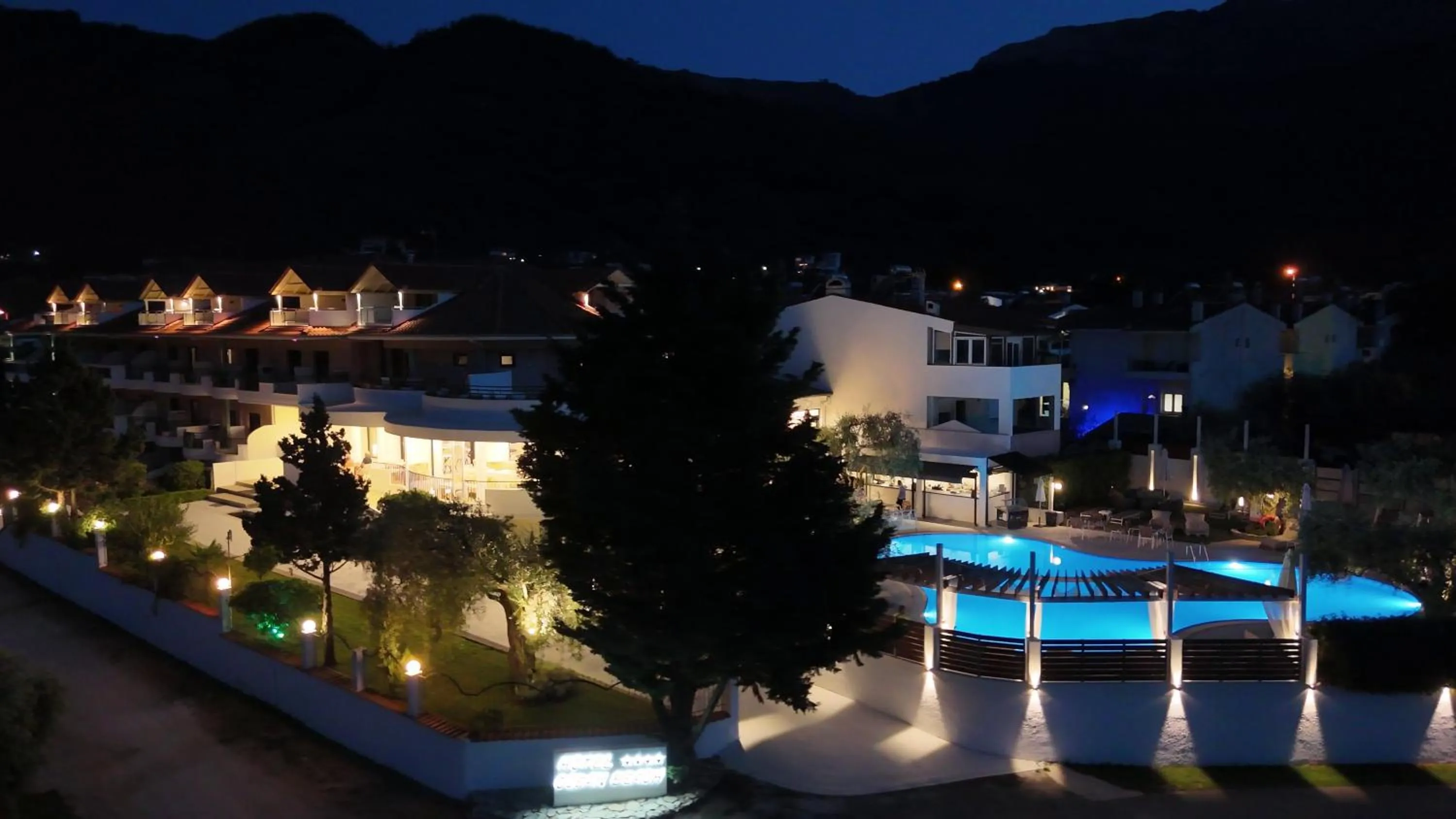 Ocean Beach Hotel