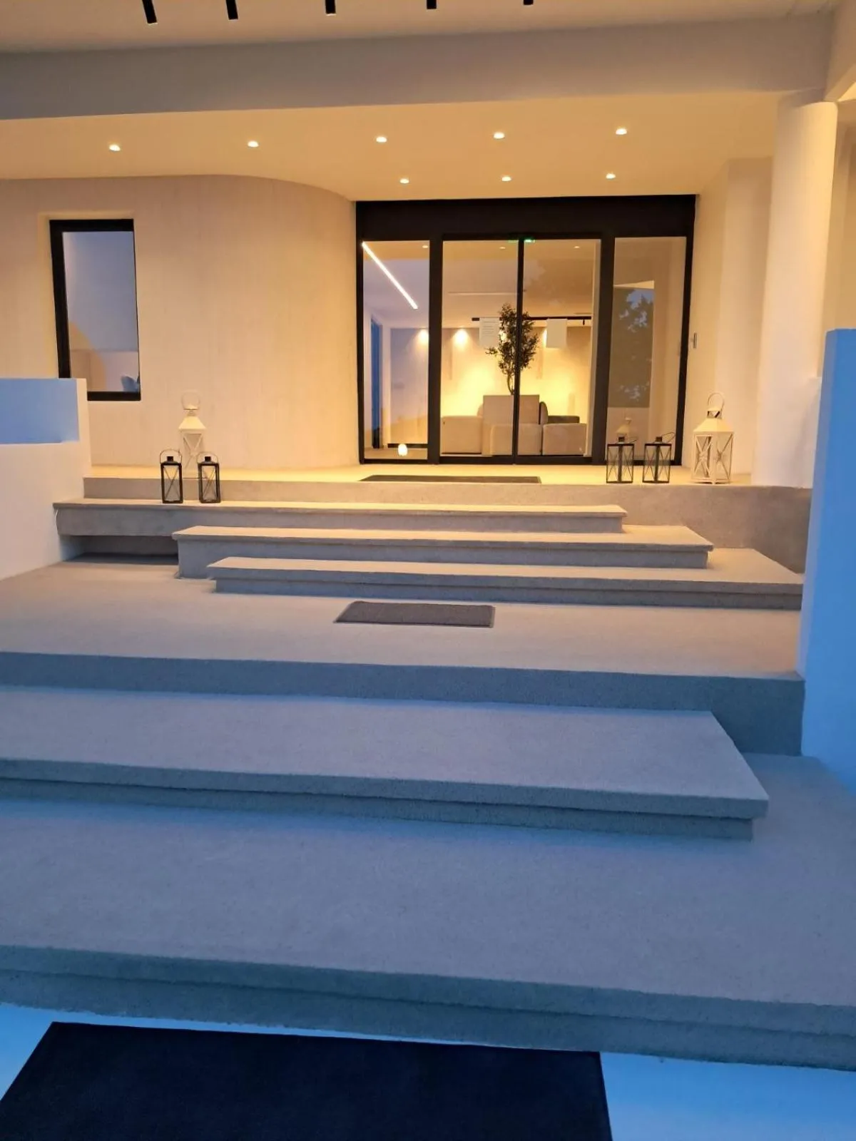 Property building in Ocean Beach Hotel