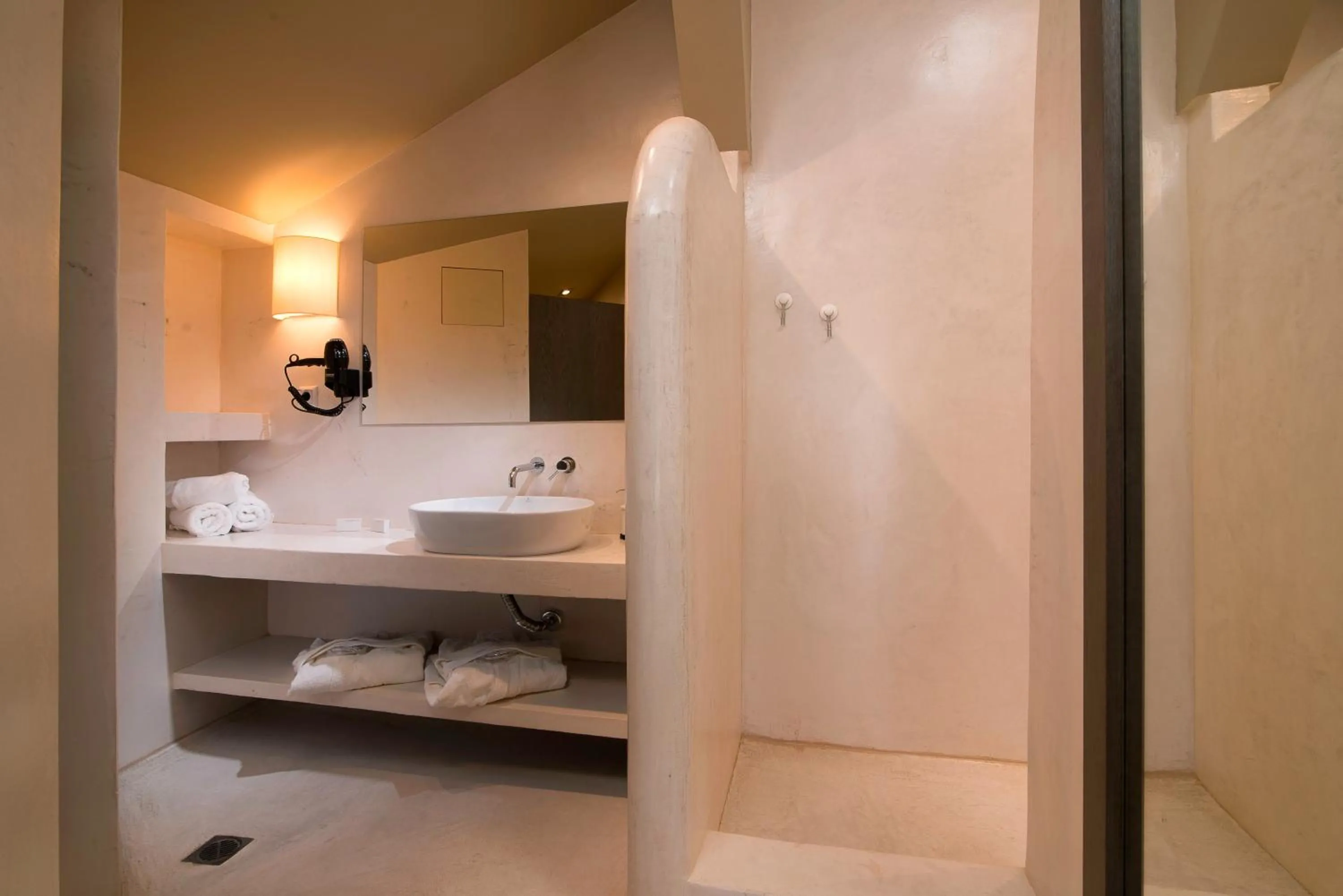 Shower in Ocean Beach Hotel