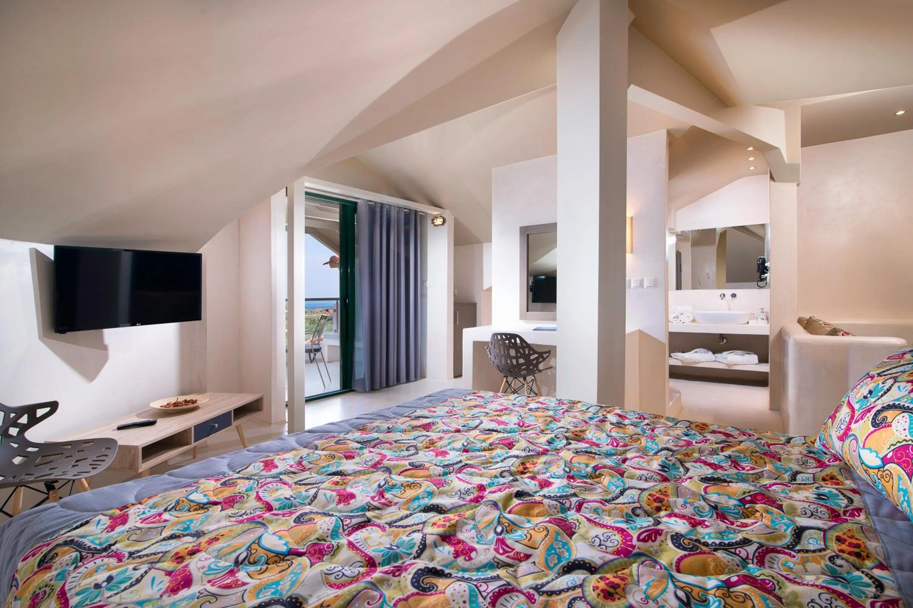 Bedroom, Bed in Ocean Beach Hotel