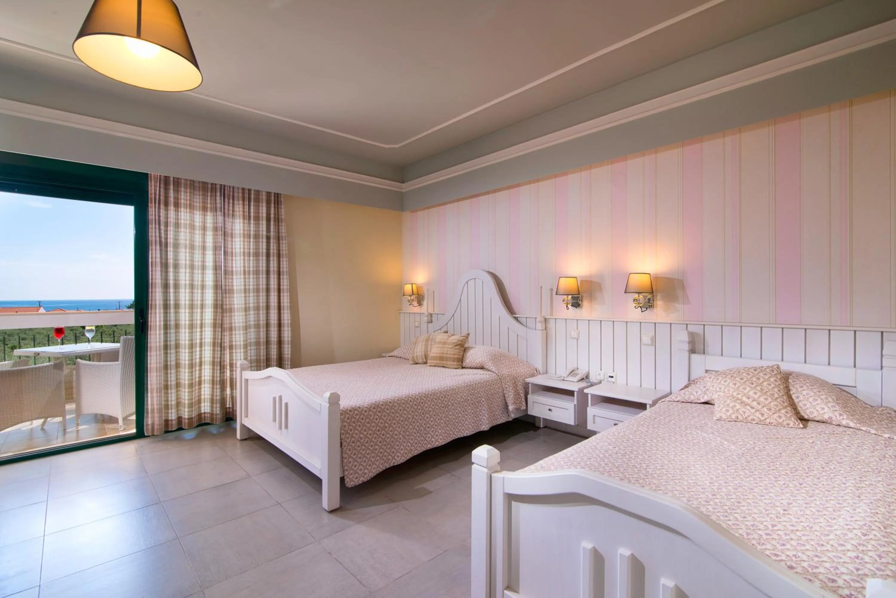 Bedroom, Bed in Ocean Beach Hotel
