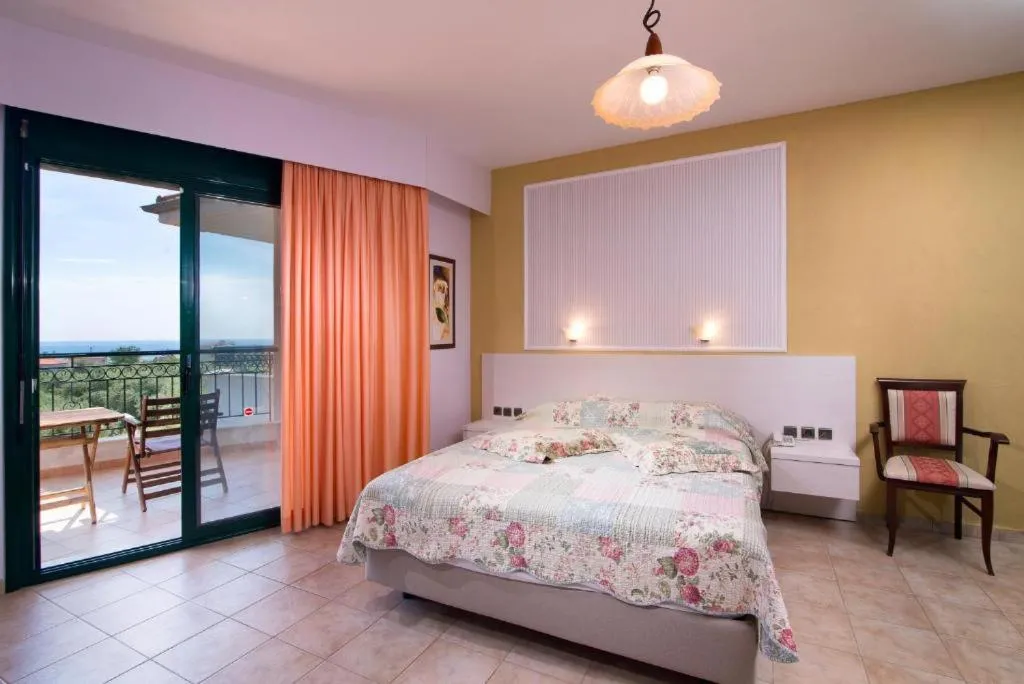Bed in Ocean Beach Hotel