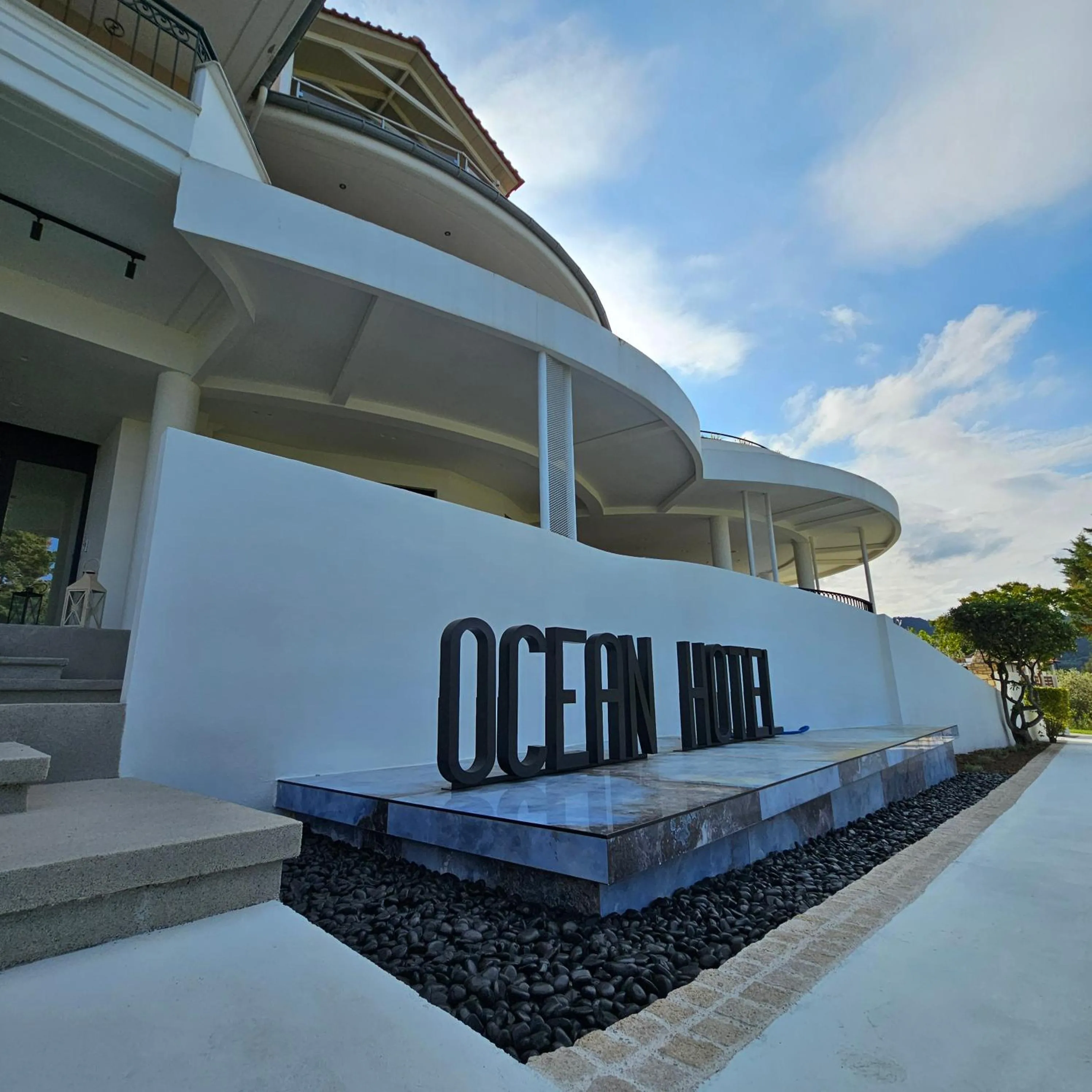 Property building in Ocean Beach Hotel