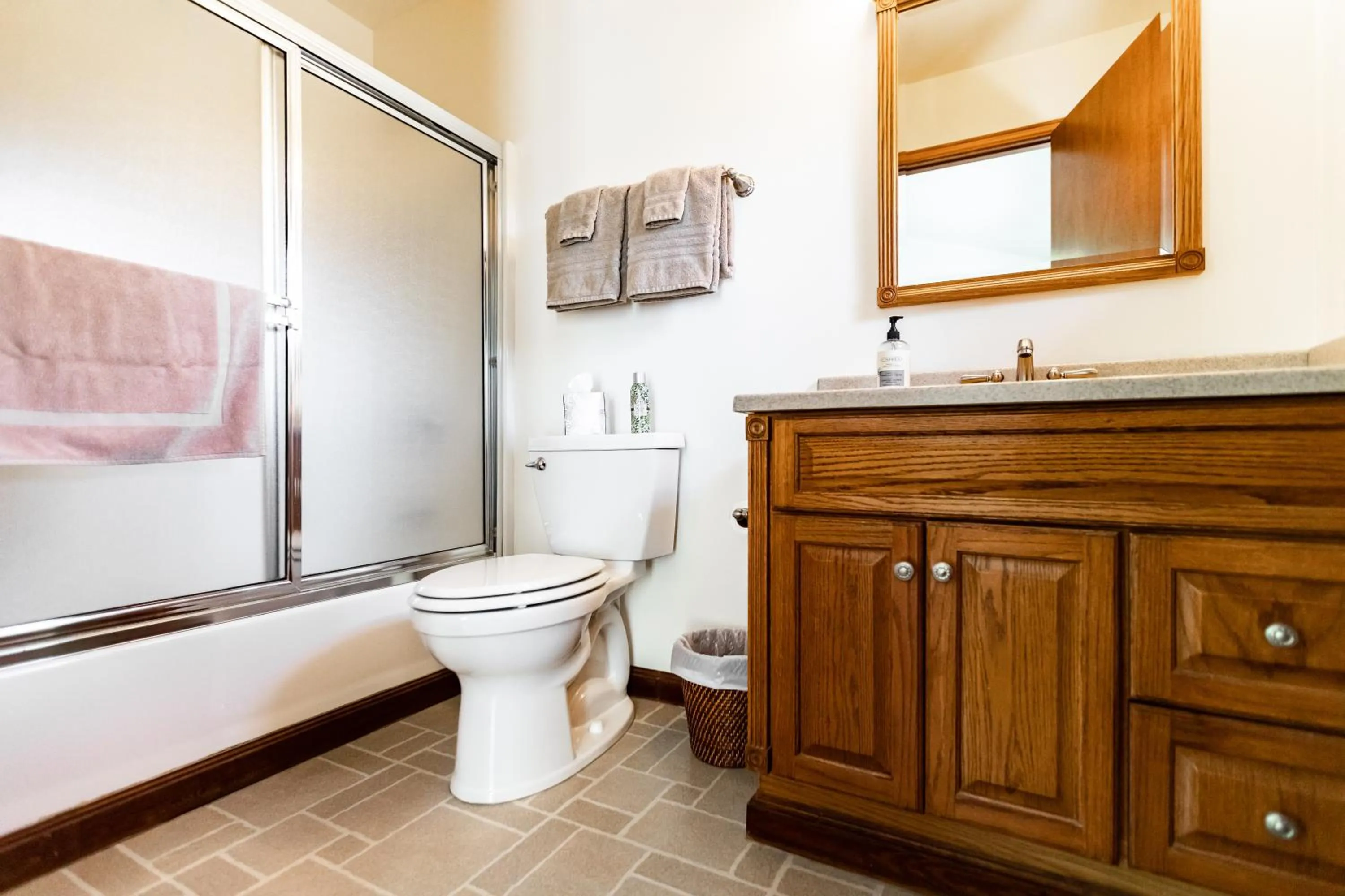 Bathroom in Inn at Tern Lake