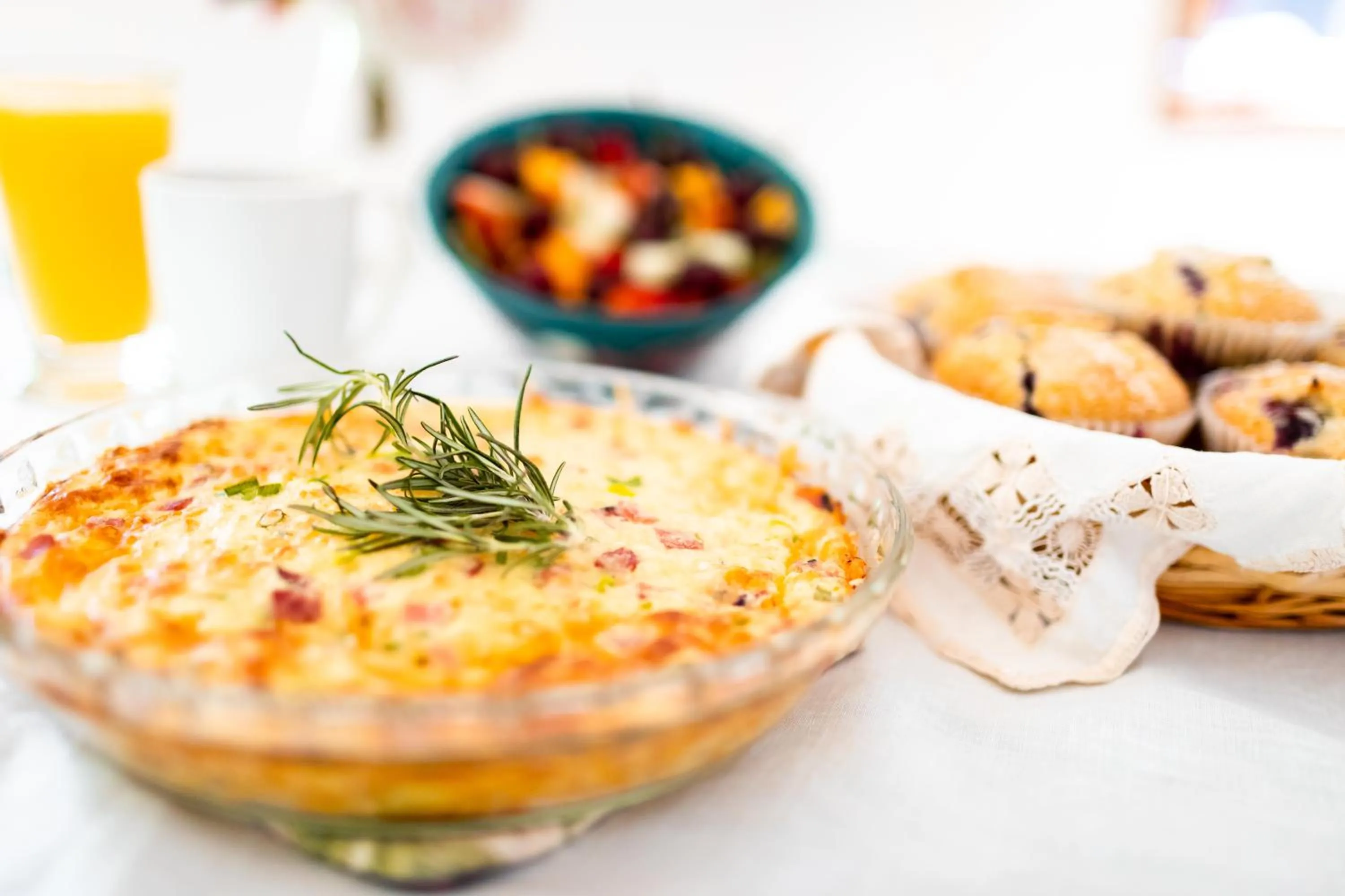 Buffet breakfast in Inn at Tern Lake