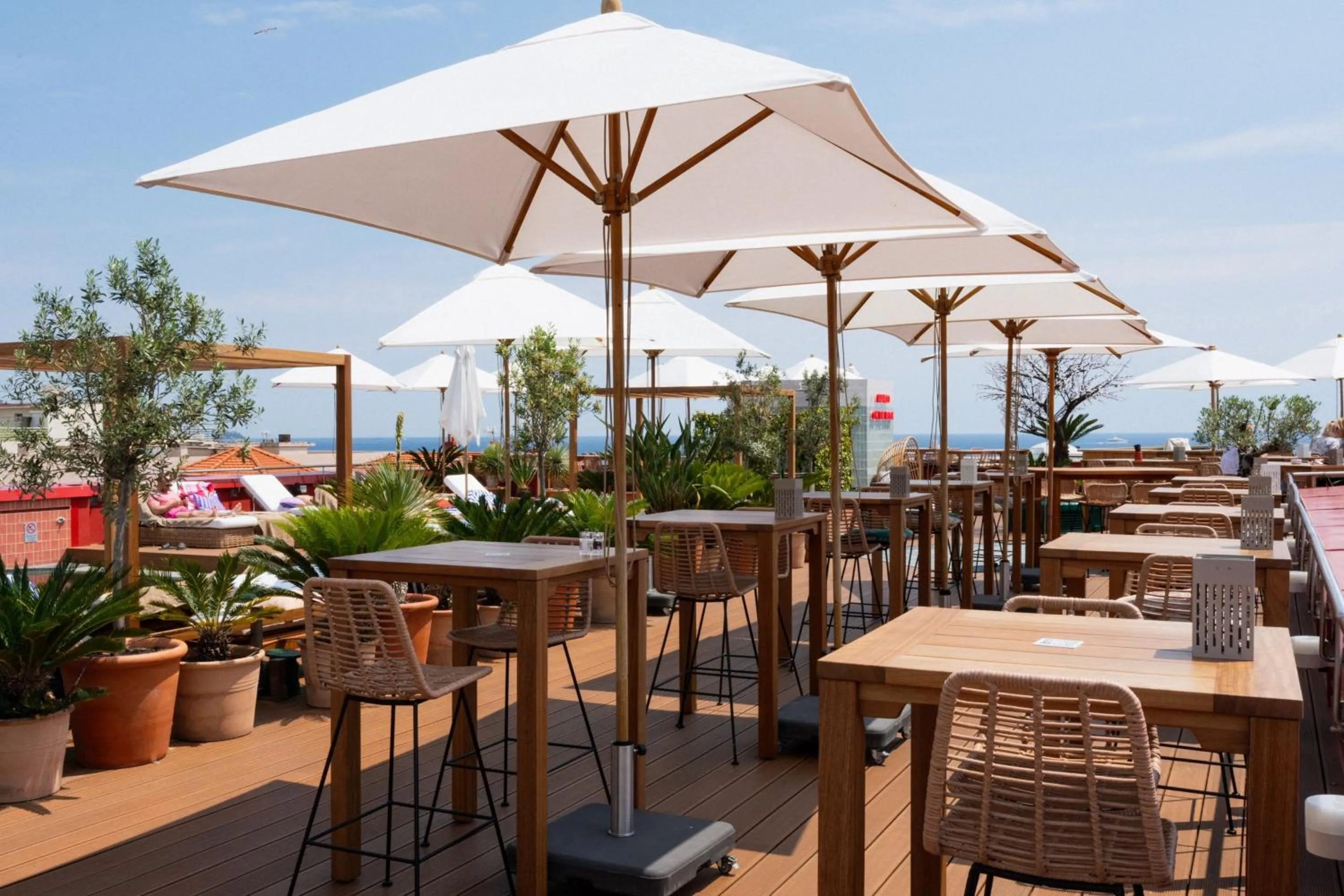 Restaurant/places to eat in AC Hotel by Marriott Nice