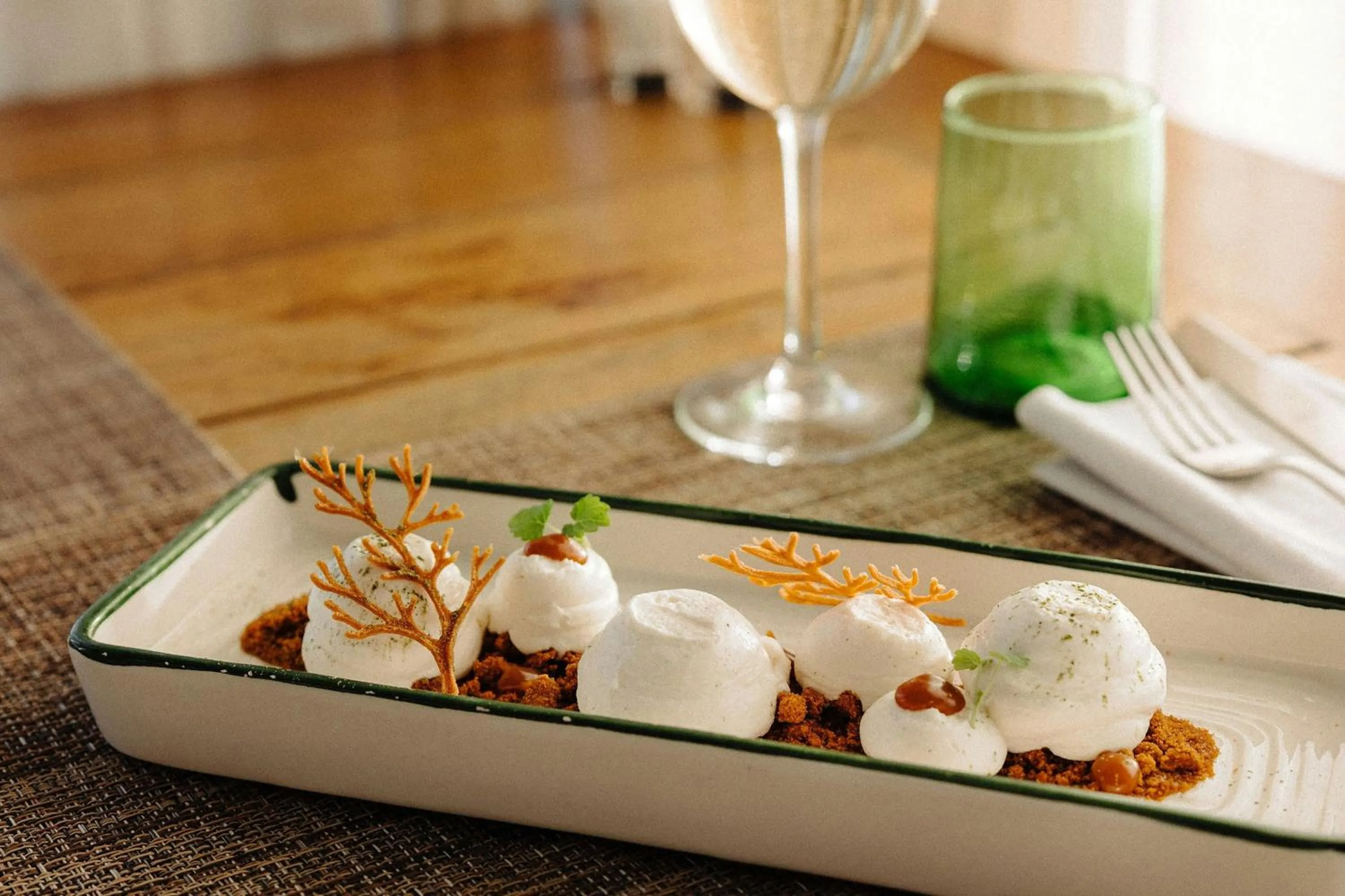 Restaurant/places to eat in AC Hotel by Marriott Nice